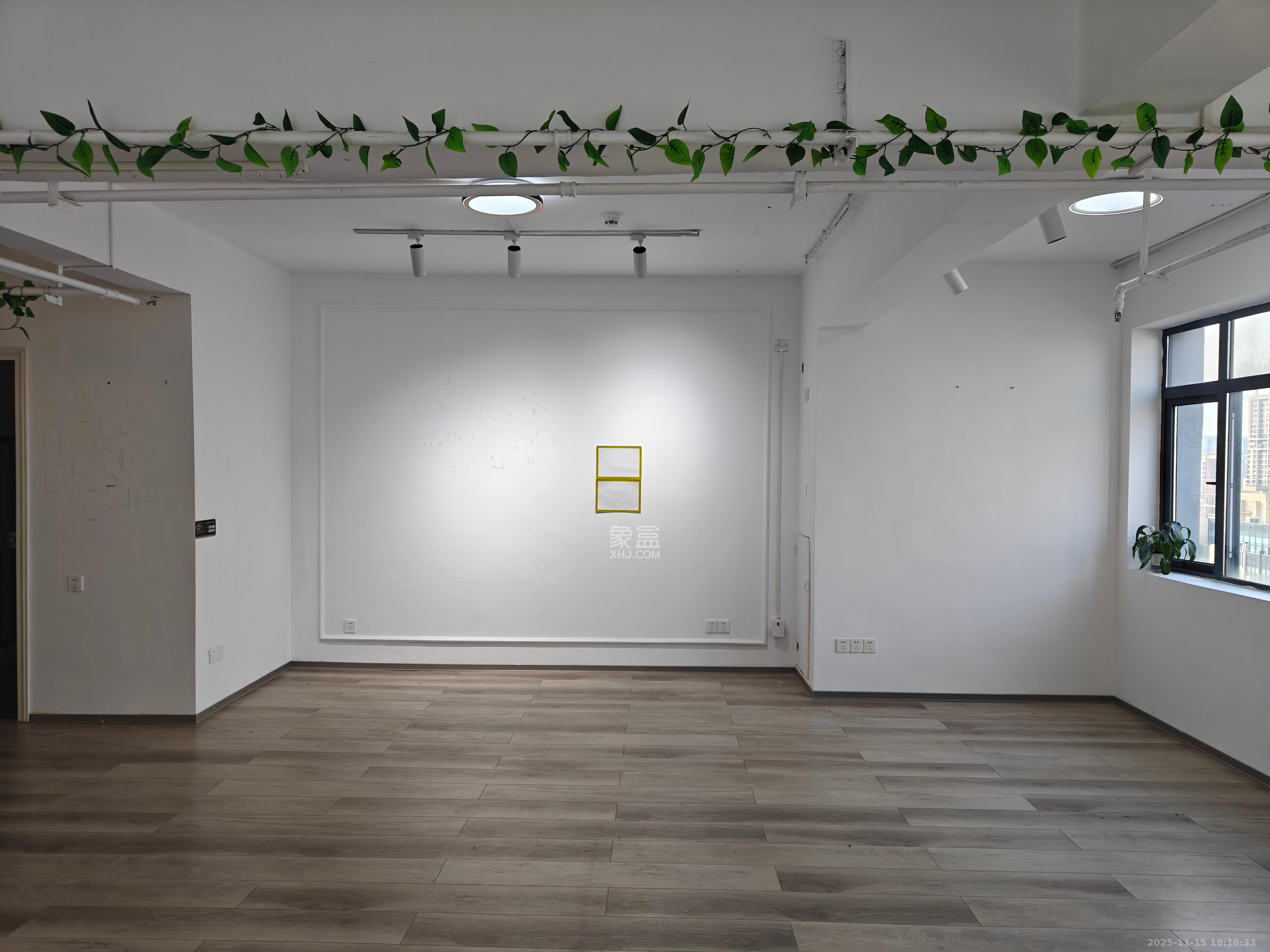 英祥春天  1室1厅1卫    1600.0元/月室内图