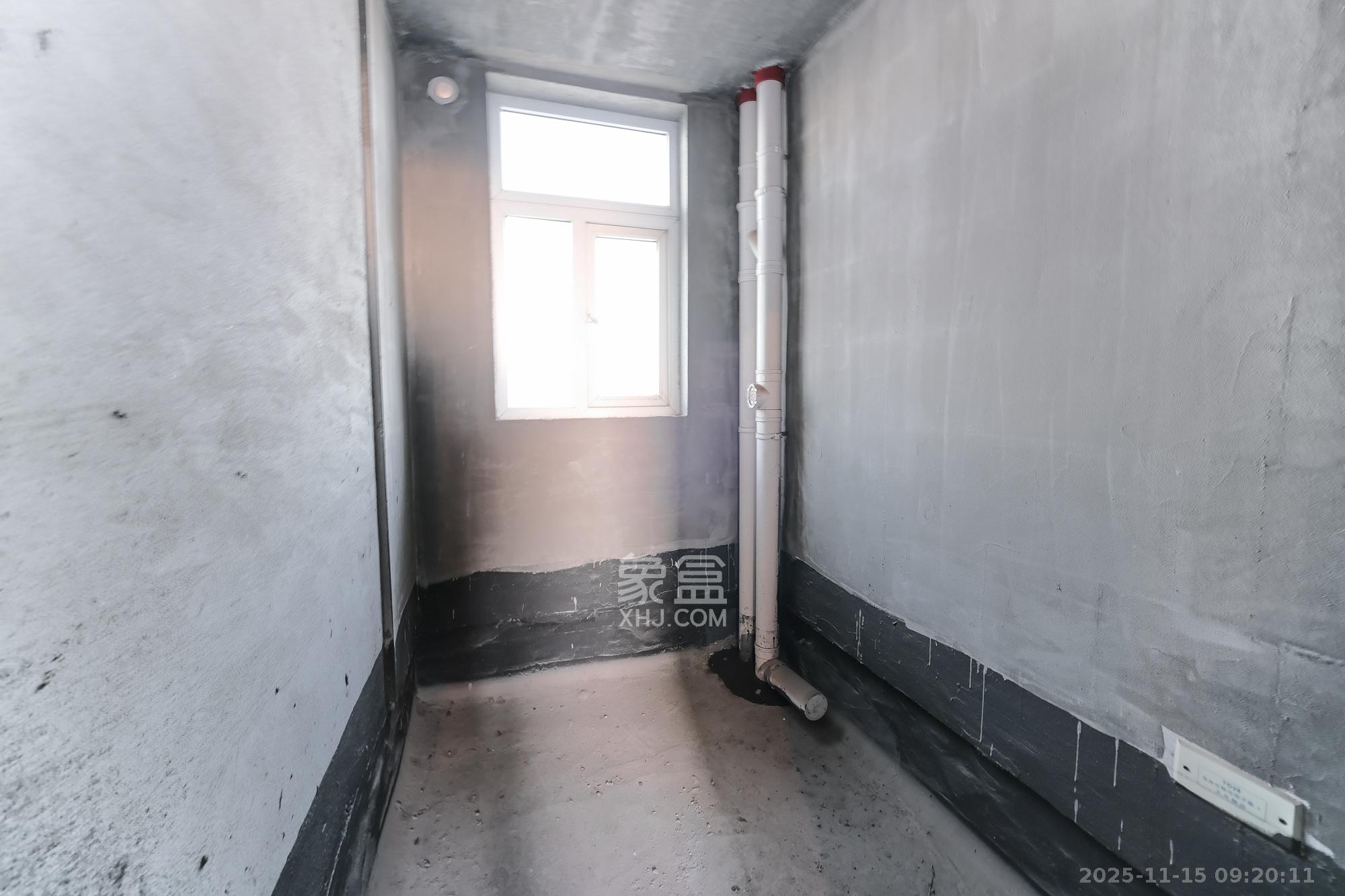 和悦城(蟠龙景苑)  3室2厅2卫    54.0万卫生间