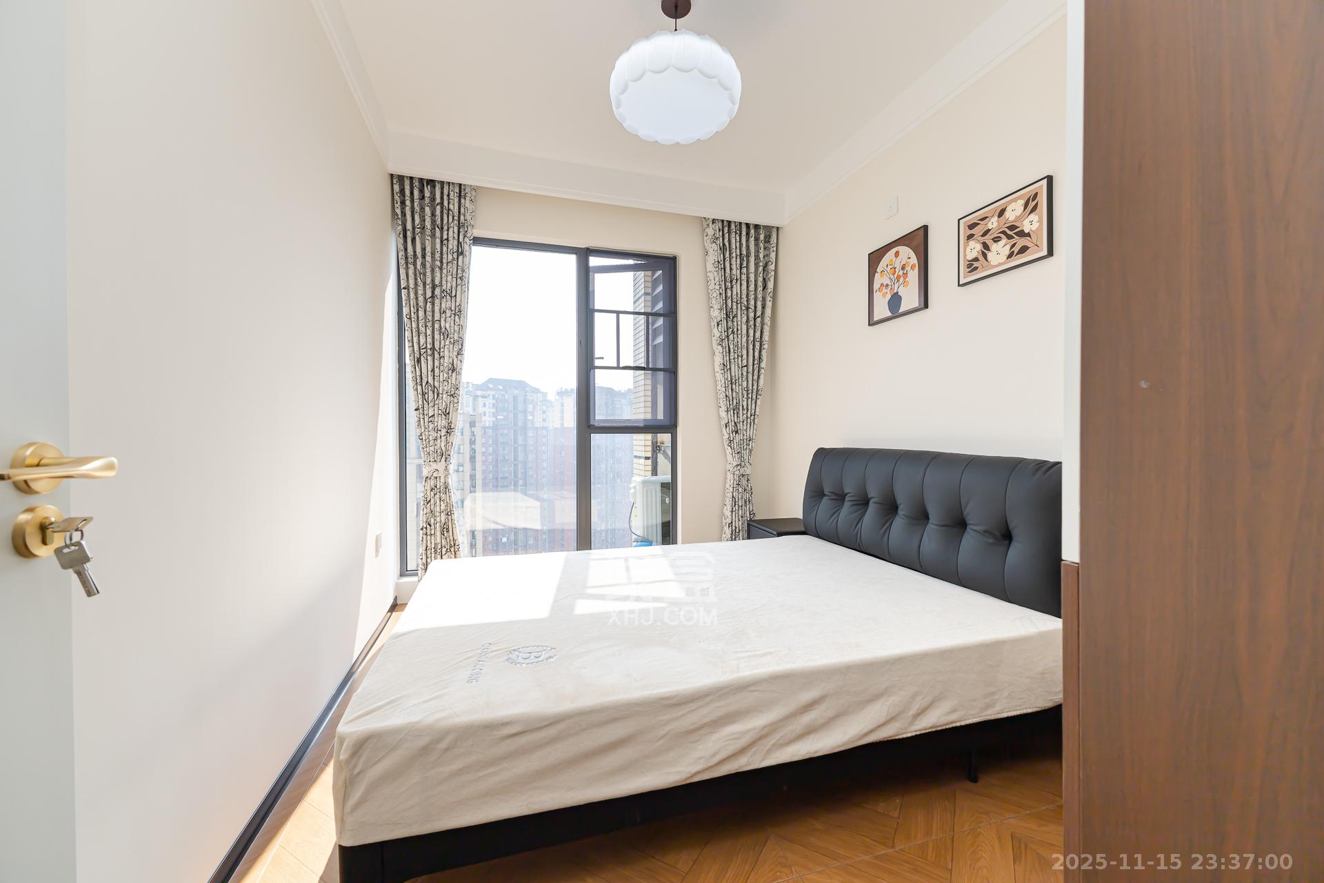 乾源国际  3室2厅2卫    89.8万卧室