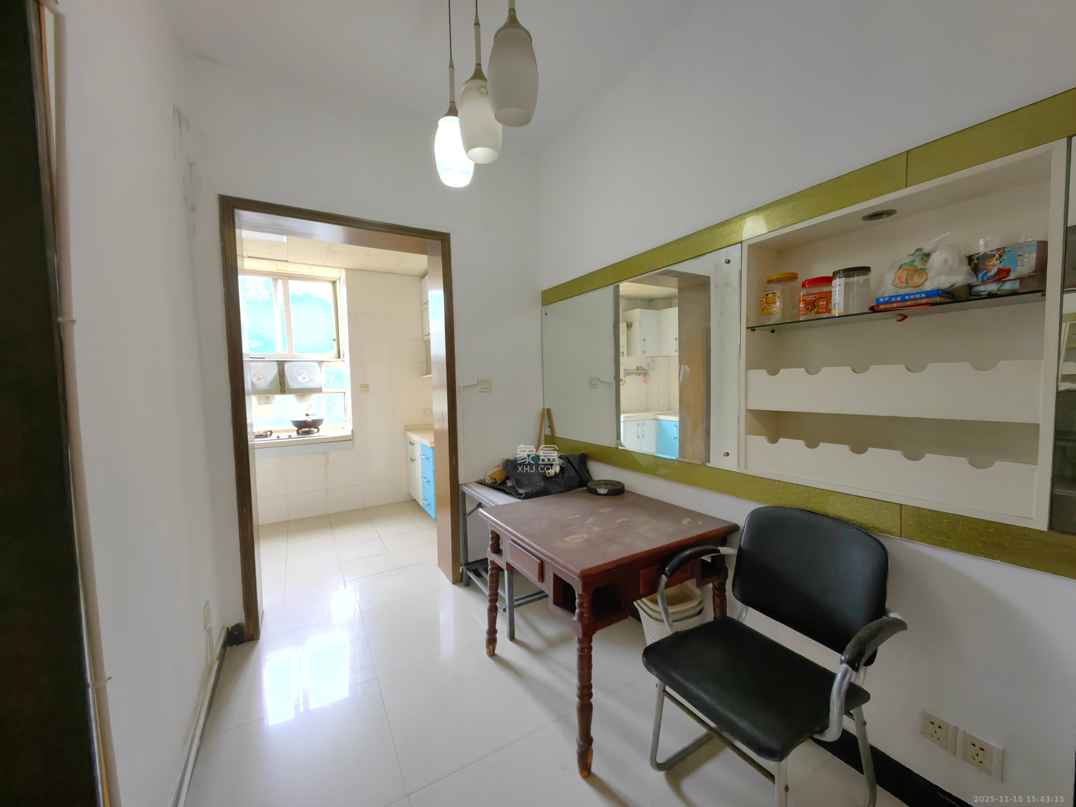 物价局宿舍  1室2厅2卫    2500.0元/月室内图