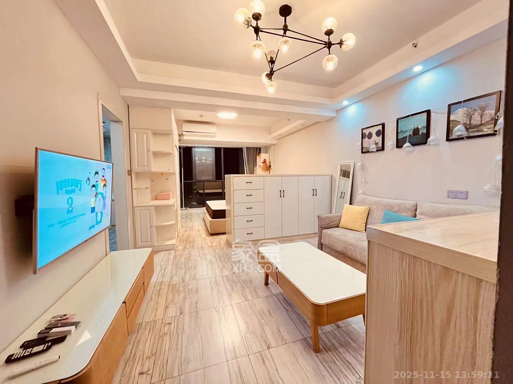 中交里城  1室1厅1卫    2100.0元/月