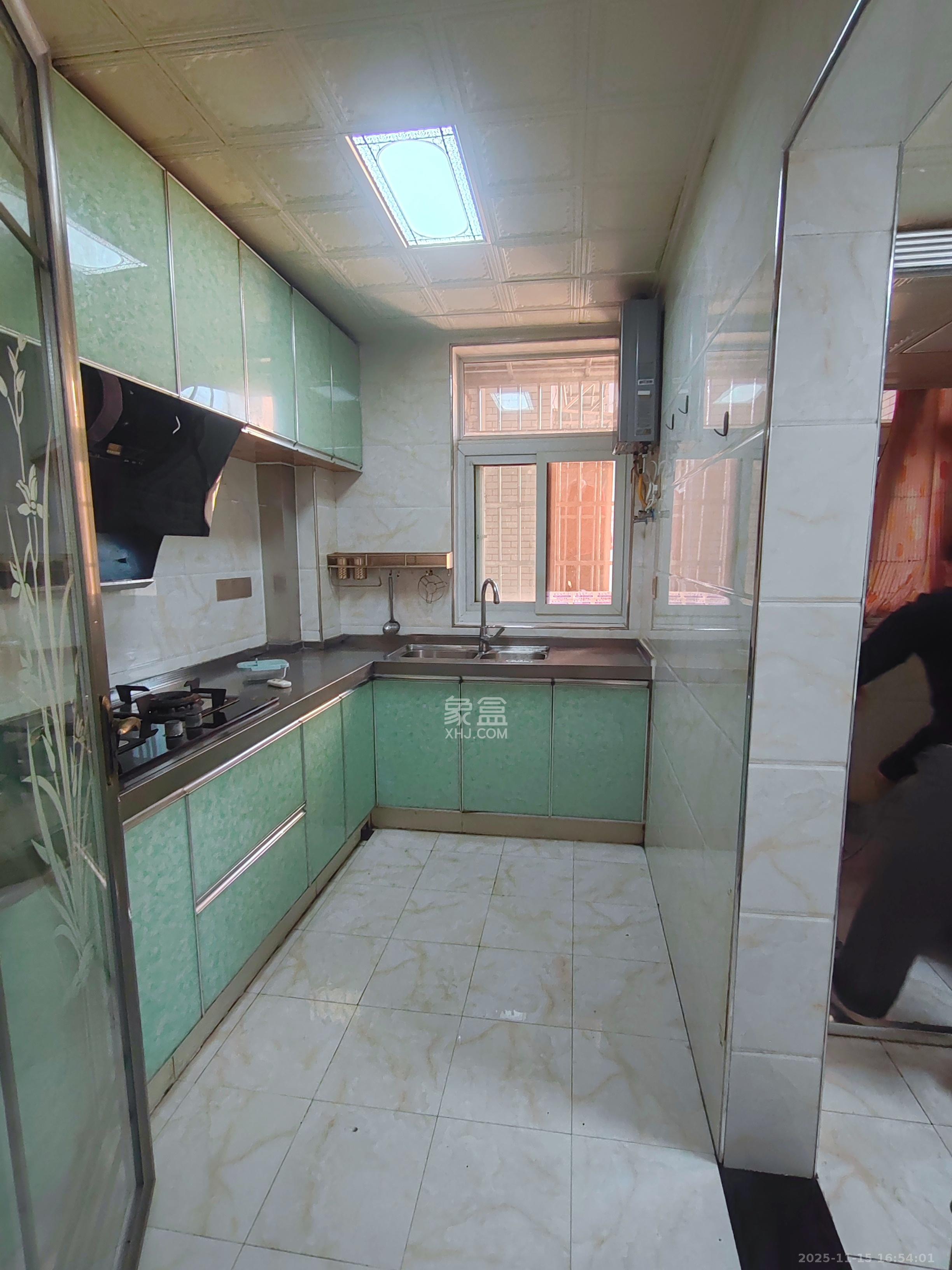 骑龙安置小区  2室2厅1卫    1800.0元/月室内图