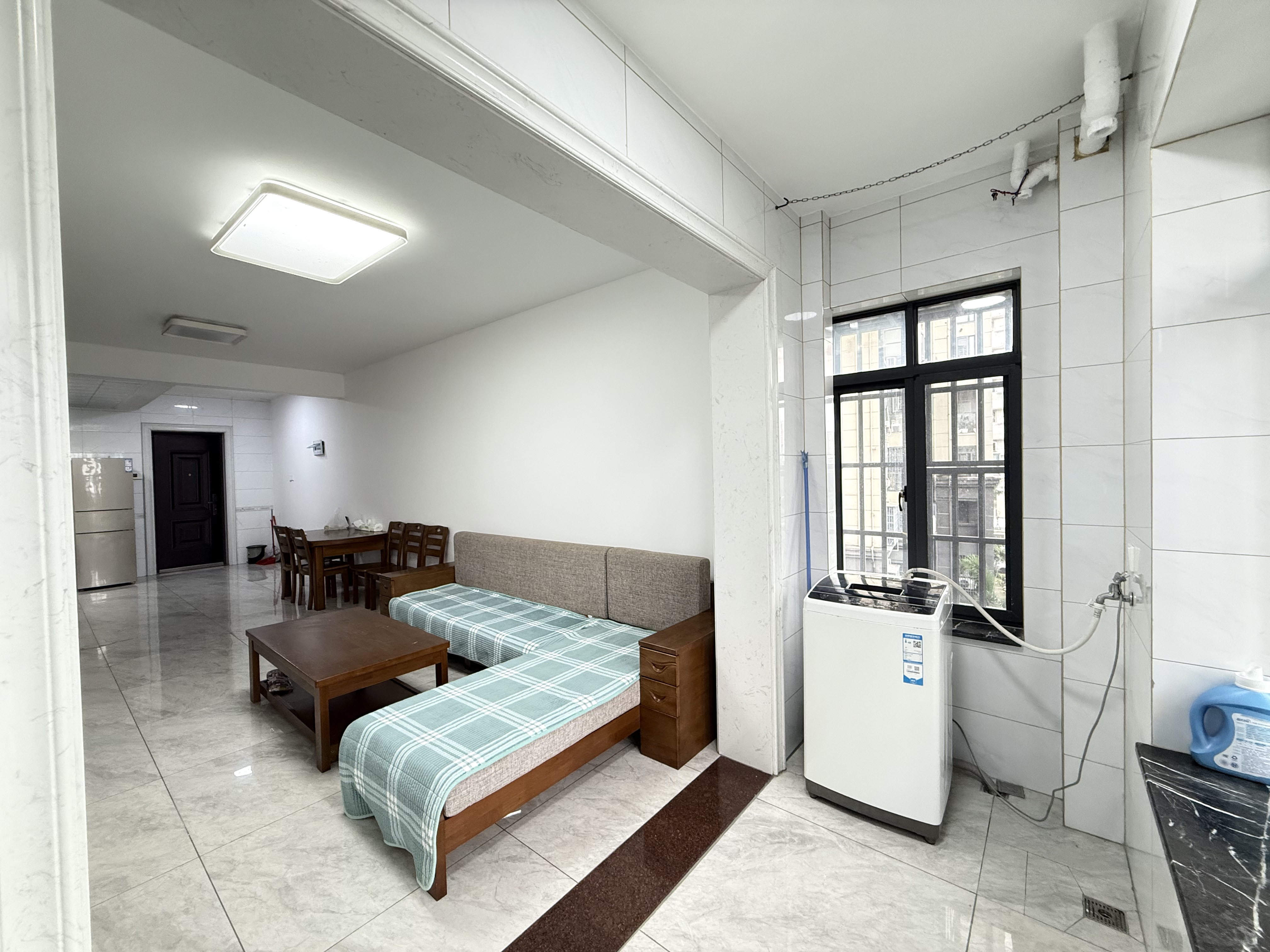 金盘名邸  2室2厅1卫    2700.0元/月室内图