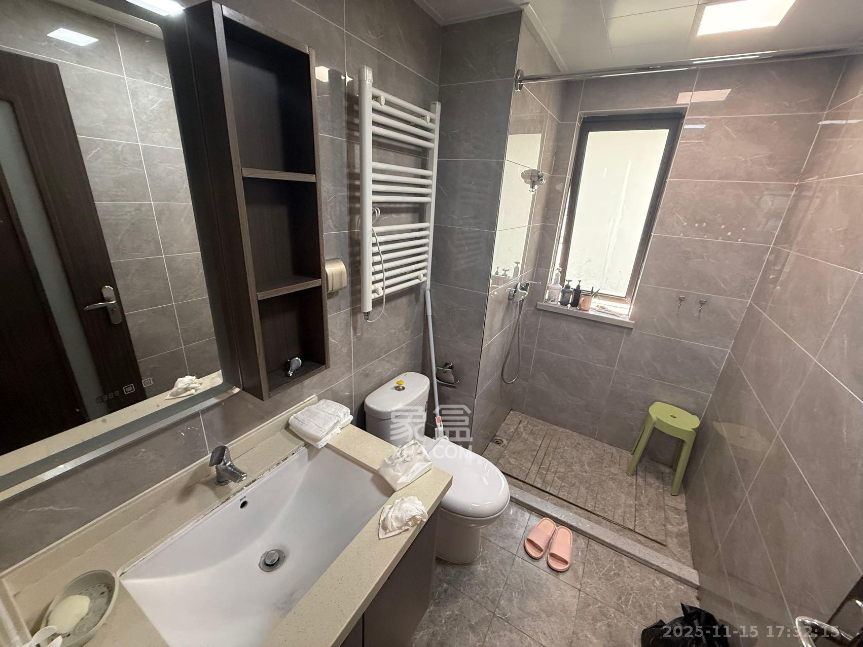 中梁云麓传奇  3室2厅2卫    3000.0元/月室内图