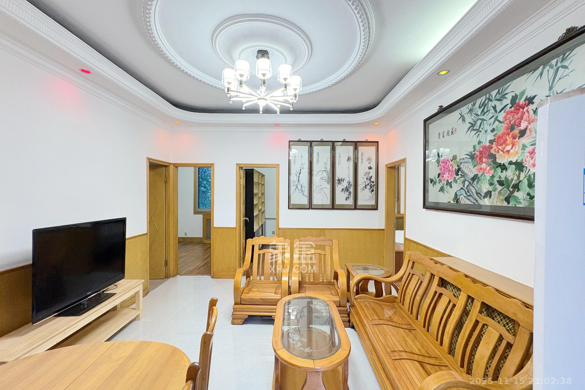 省政府五所 3室1厅1卫 100.0万 省政府五所 3室1厅1卫 100.0万客厅