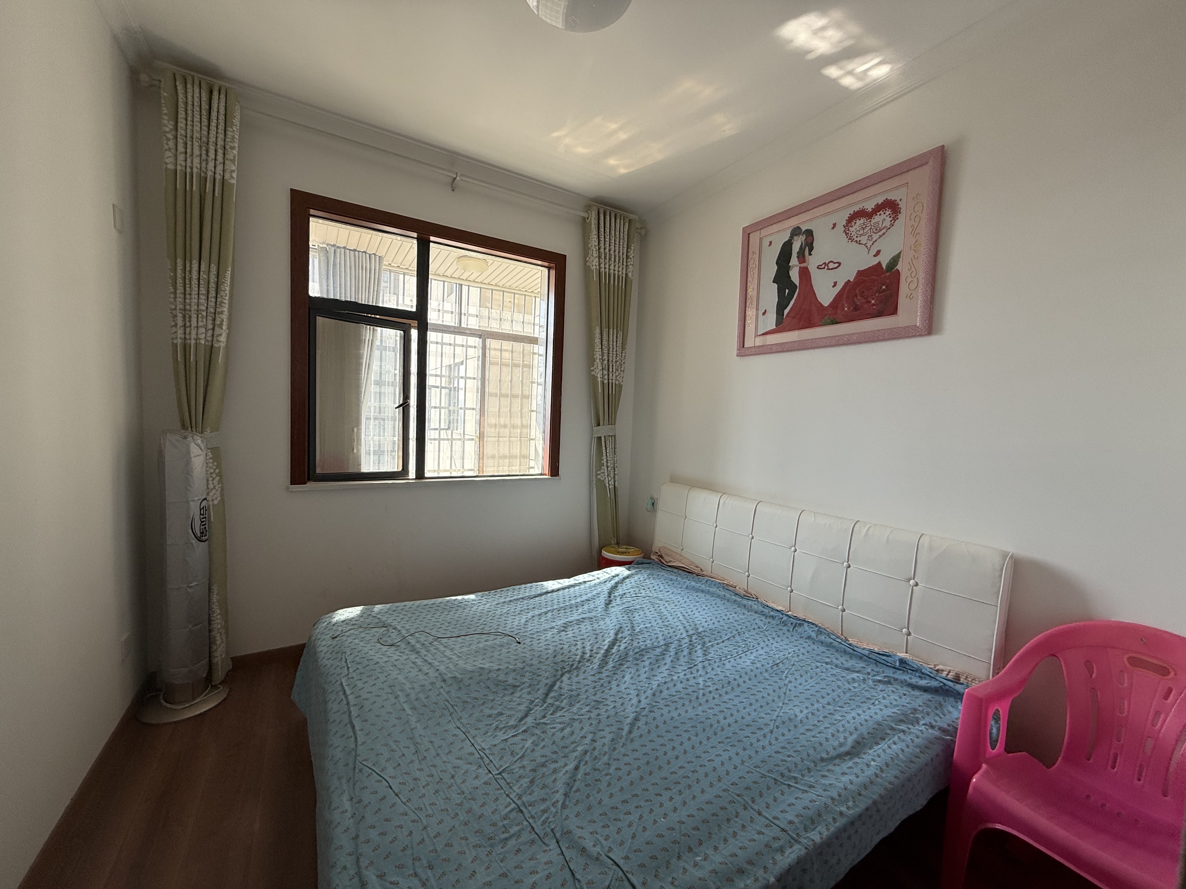 水域中央 4室2厅2卫 2200.0元/月 水域中央 4室2厅2卫 2200.0元/月室内图