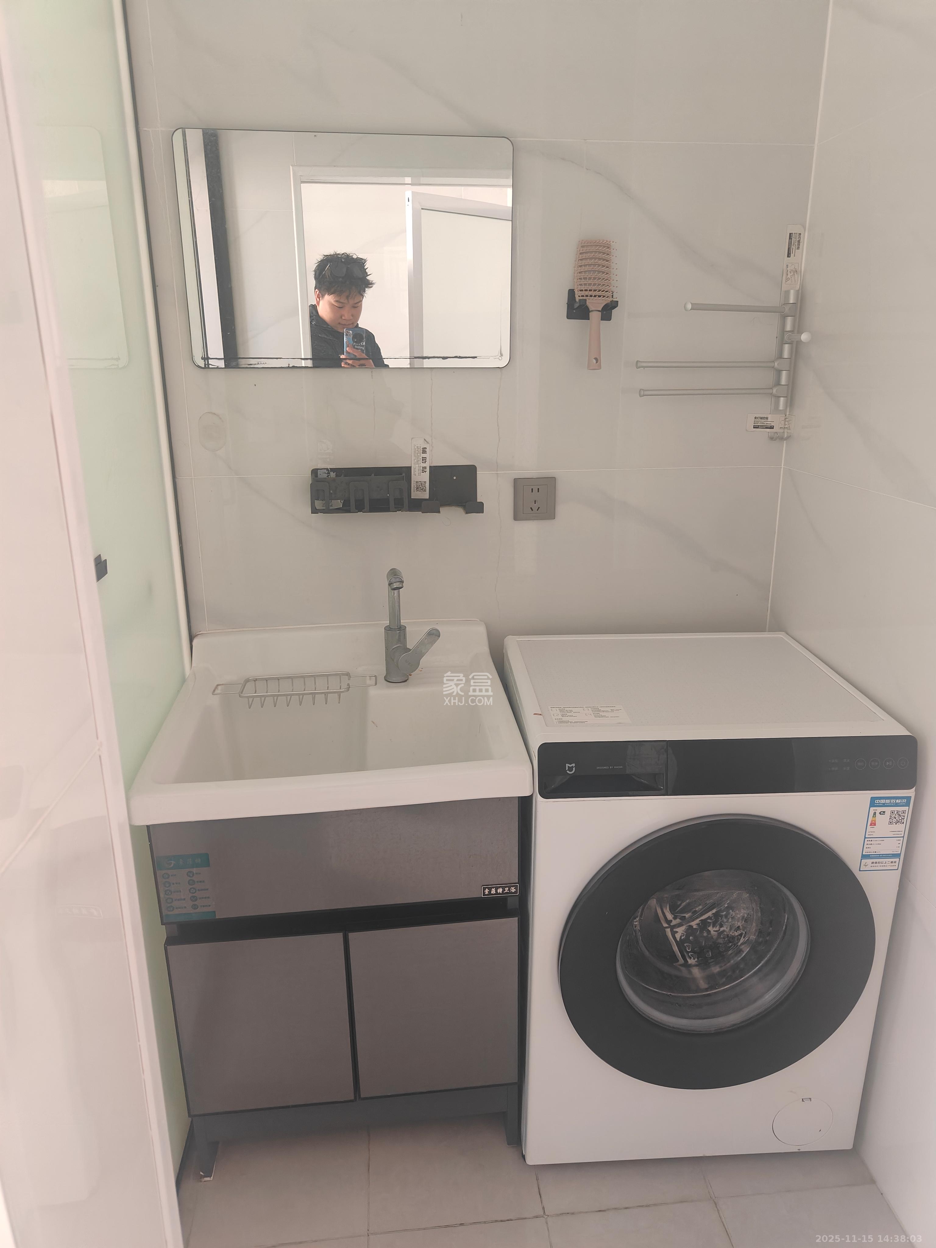 明德宿舍崇文楼(泰安小院) 3室2厅1卫 2900.0元/月 明德宿舍崇文楼(泰安小院) 3室2厅1卫 2900.0元/月室内图