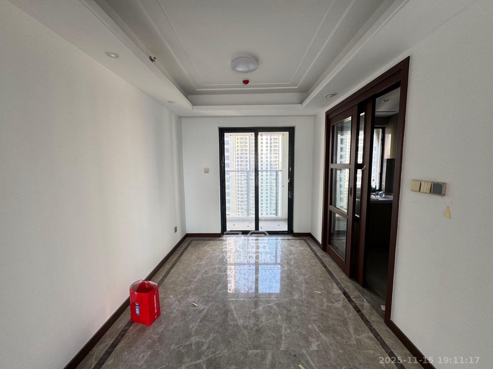 绿地长沙城际空间站（绿地新里佳苑）  4室2厅2卫    3000.0元/月室内图