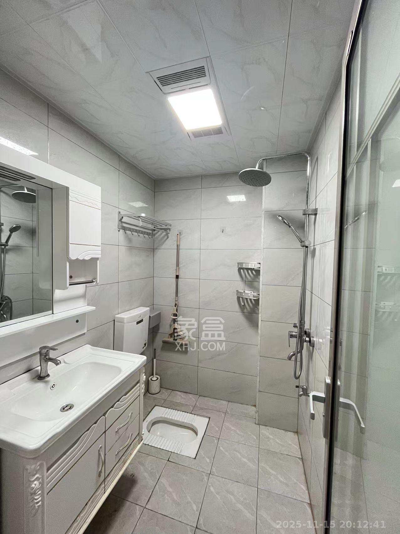 嘉雨兴园  1室1厅1卫    1700.0元/月室内图