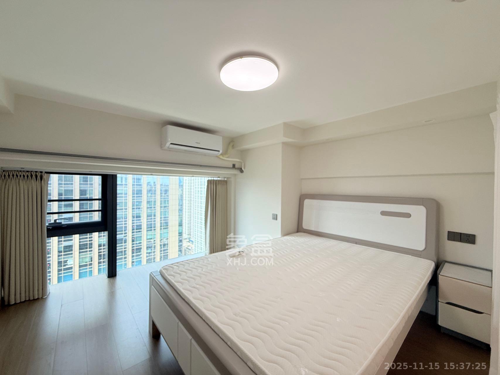 卓越中寰  2室1厅1卫    2400.0元/月室内图