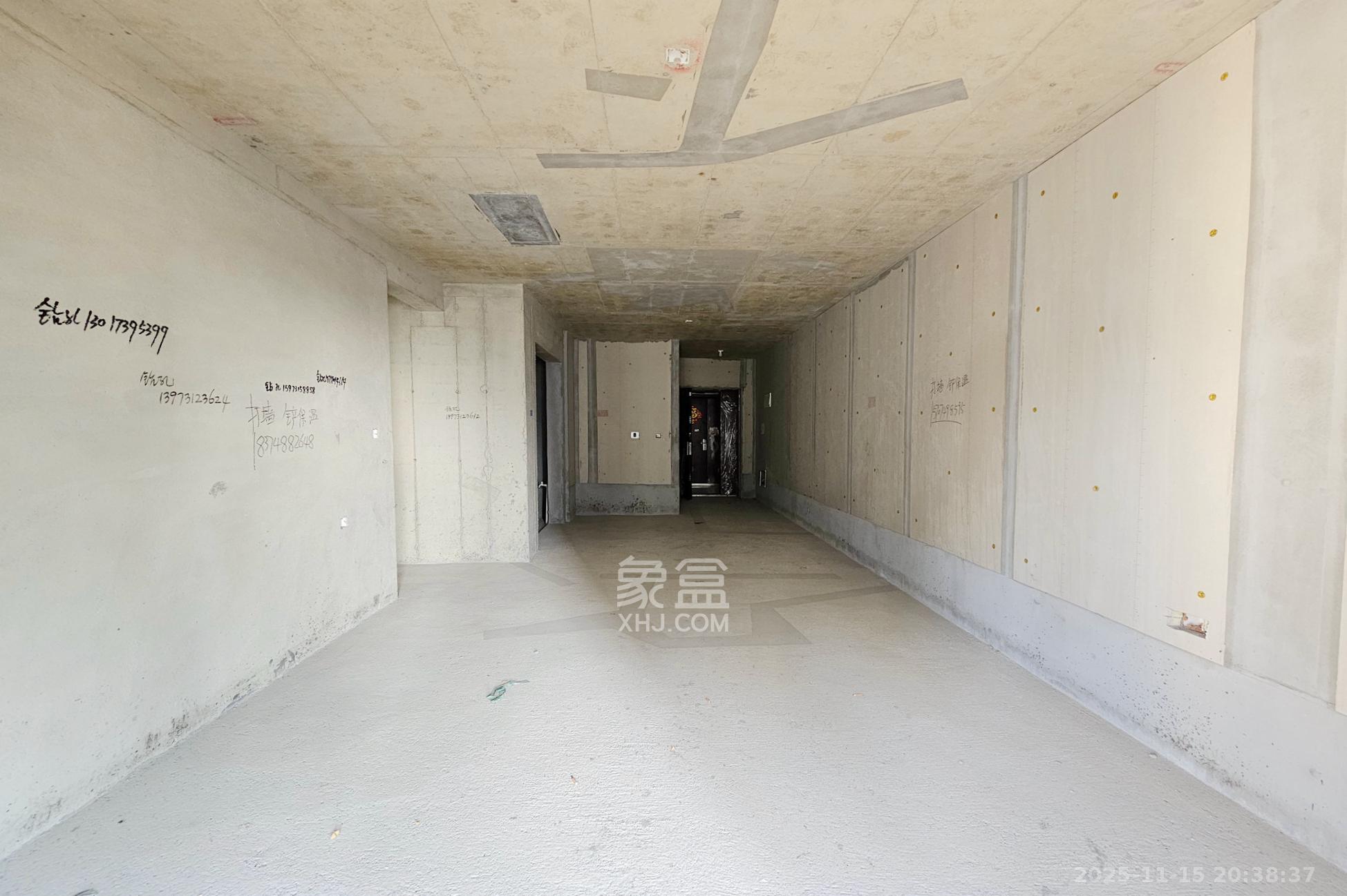 润和星河玥  3室1厅1卫    130.0万客厅