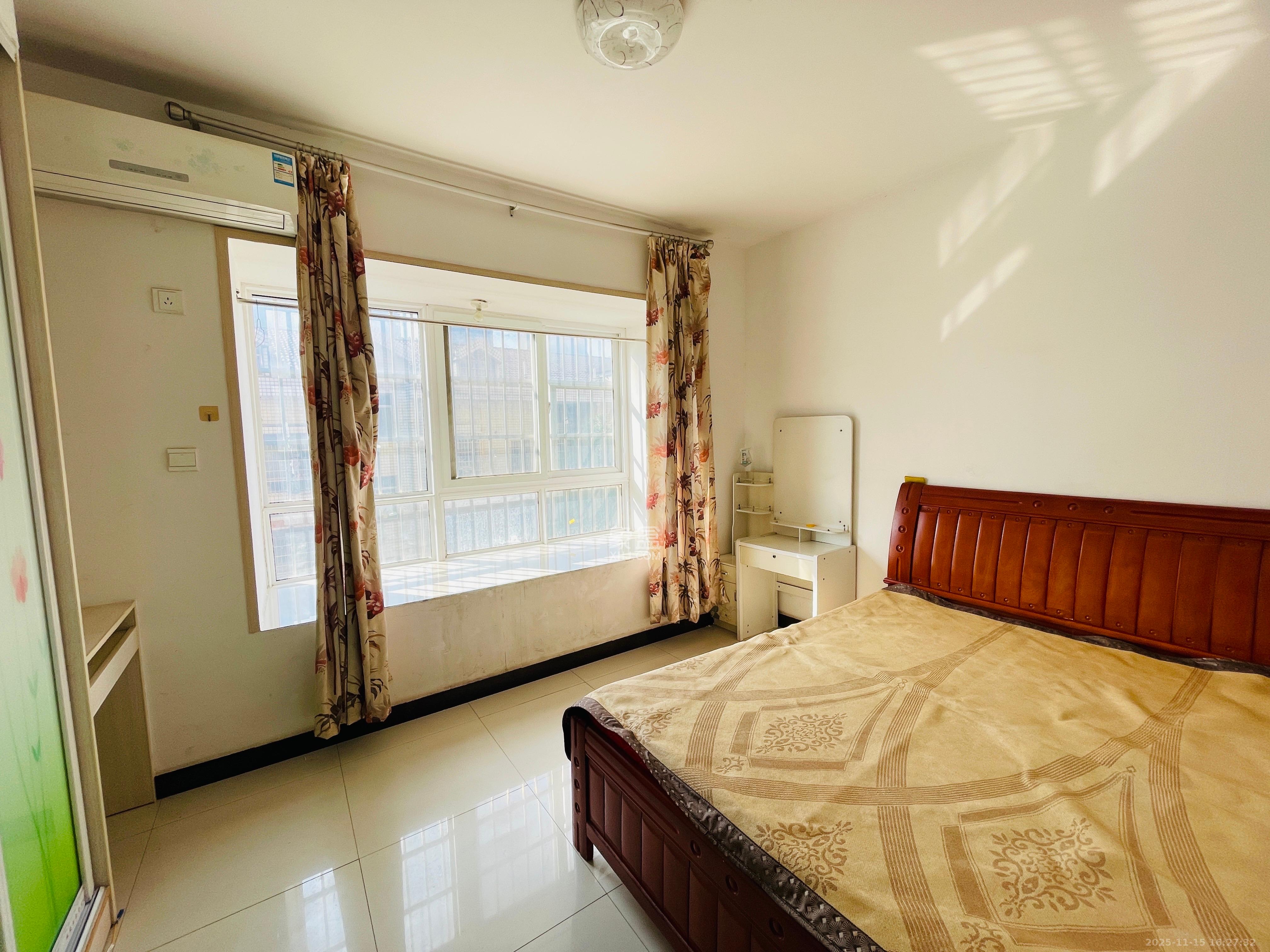 金石蓉园  1室1厅1卫    1400.0元/月室内图