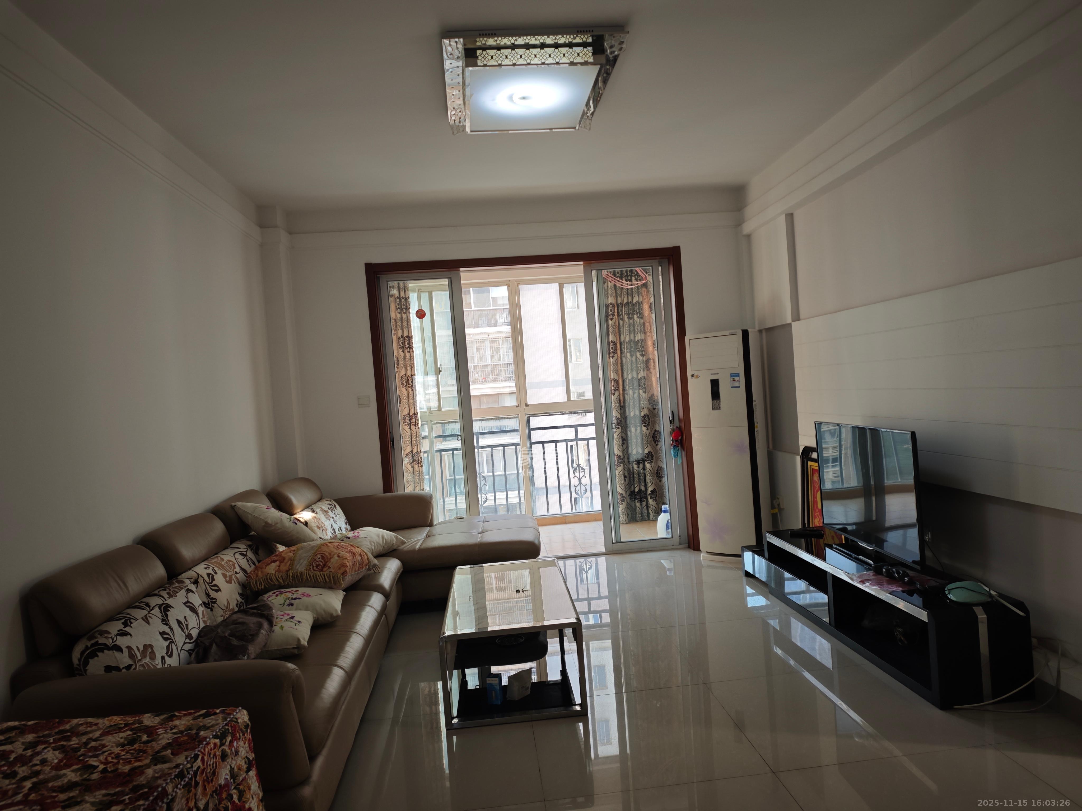 城市山水豪园(山水城市风景) 2室2厅1卫 2300.0元/月 城市山水豪园(山水城市风景) 2室2厅1卫 2300.0元/月室内图