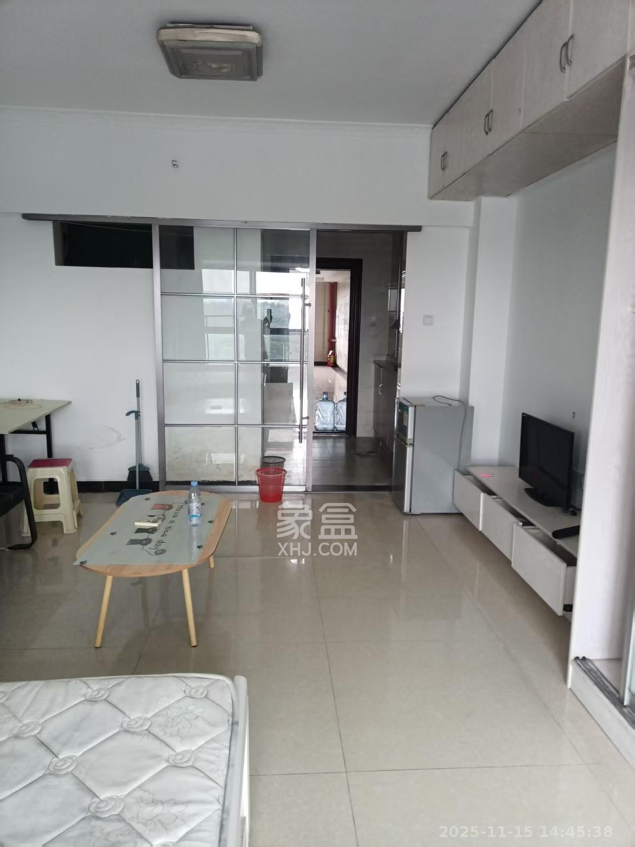 世纪桃花苑  1室1厅1卫    1300.0元/月室内图