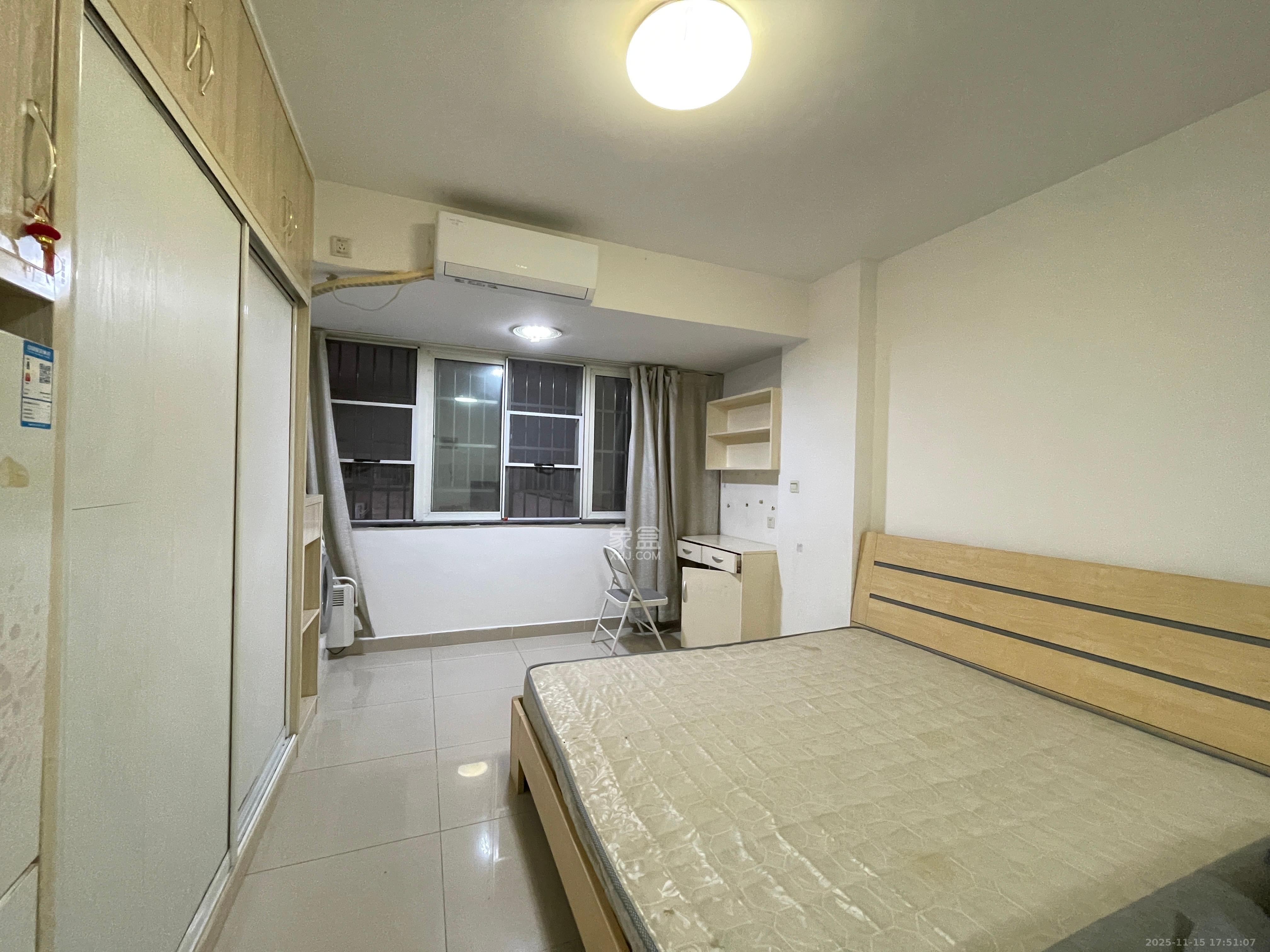 金碧文华  1室1厅1卫    1400.0元/月室内图