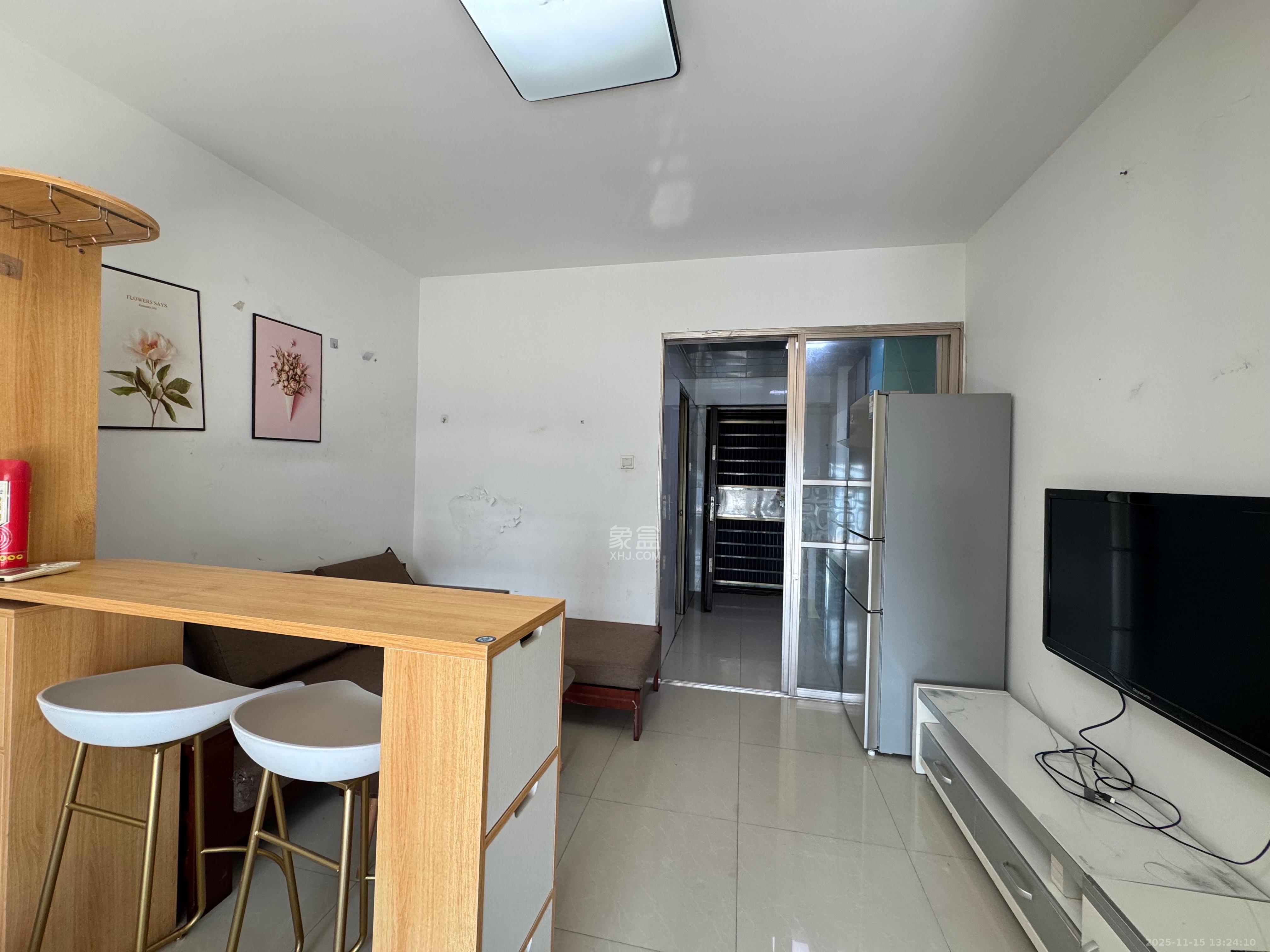 山水华景 1室1厅1卫 1500.0元/月 山水华景 1室1厅1卫 1500.0元/月室内图