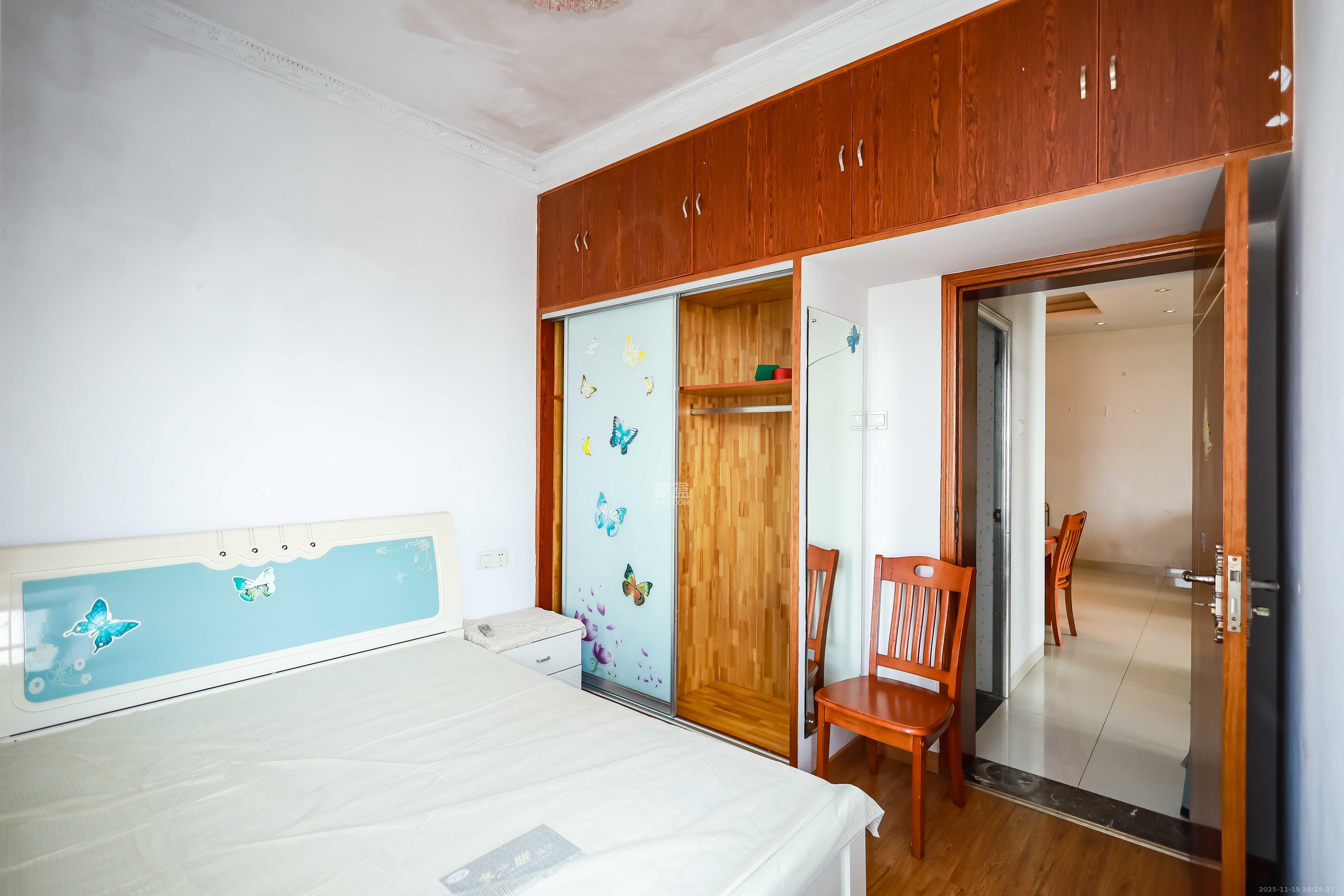 莱茵城  1室2厅1卫    1700.0元/月室内图