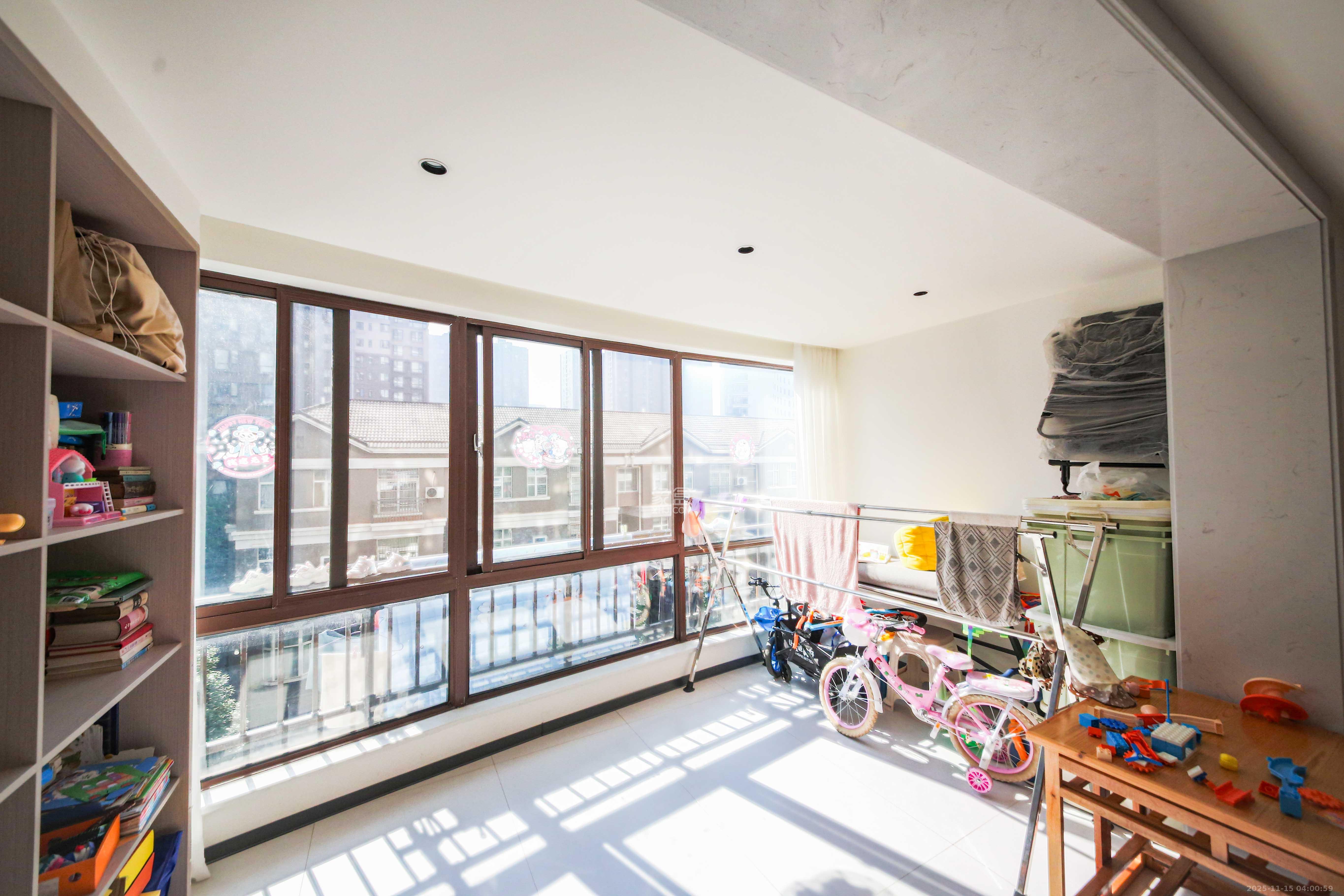 HC新城(建工集团单位房) 4室2厅2卫 202.0万 HC新城(建工集团单位房) 4室2厅2卫 202.0万阳台