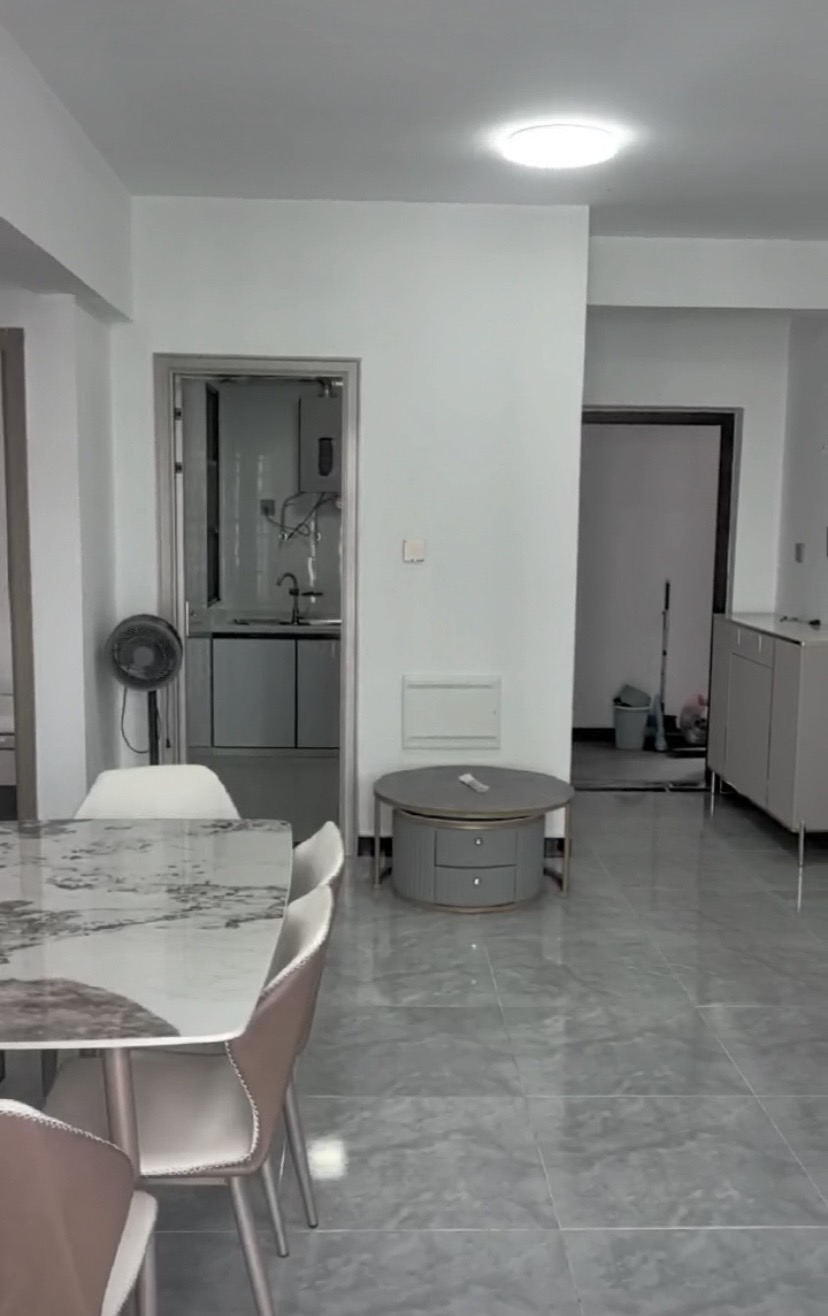 坡博家园四区 2室2厅1卫 2500.0元/月 坡博家园四区 2室2厅1卫 2500.0元/月室内图