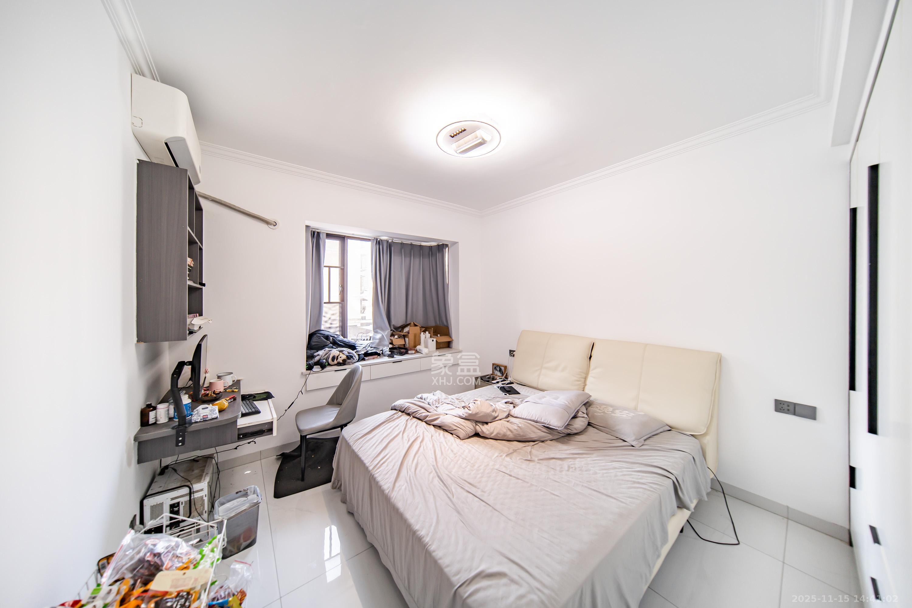 海洋半岛（月珑湾）  3室2厅2卫    112.8万卧室