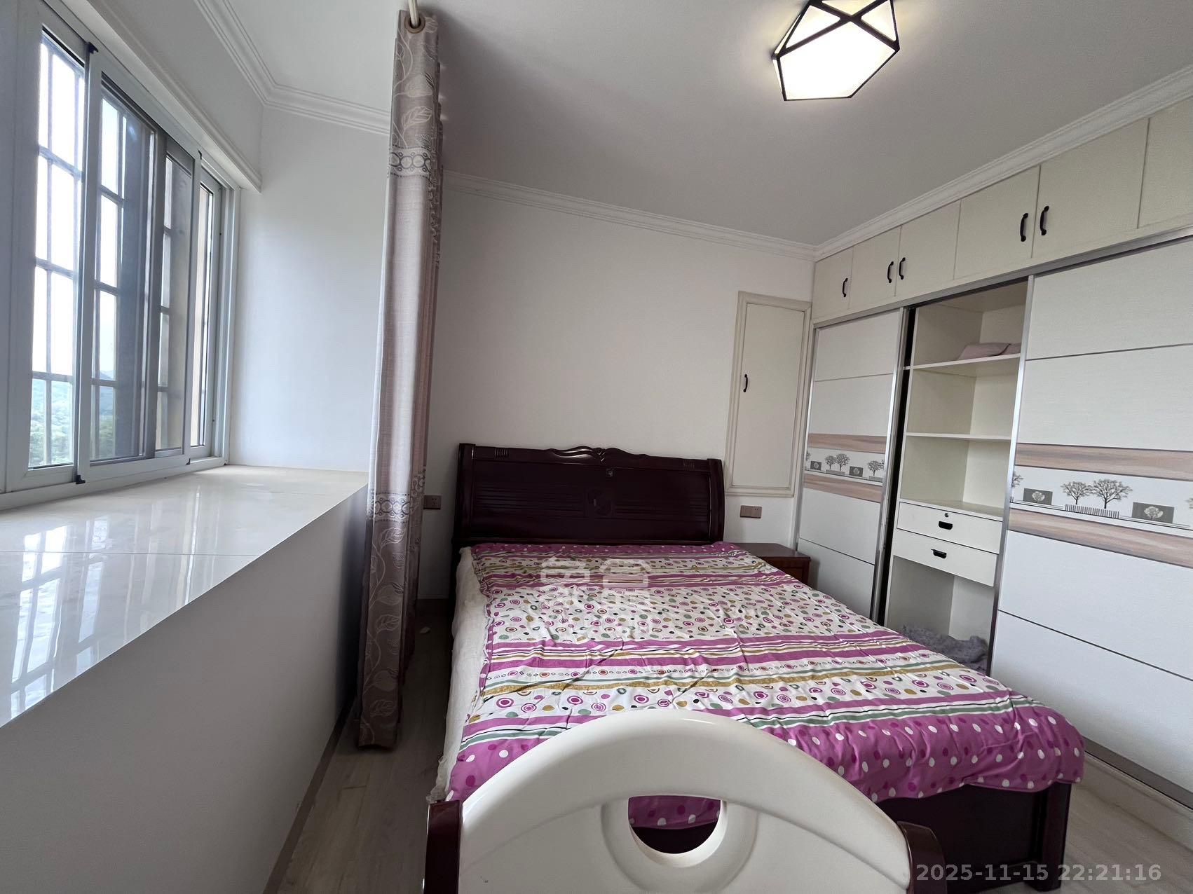 桥头家苑一期  3室2厅1卫    1900.0元/月室内图