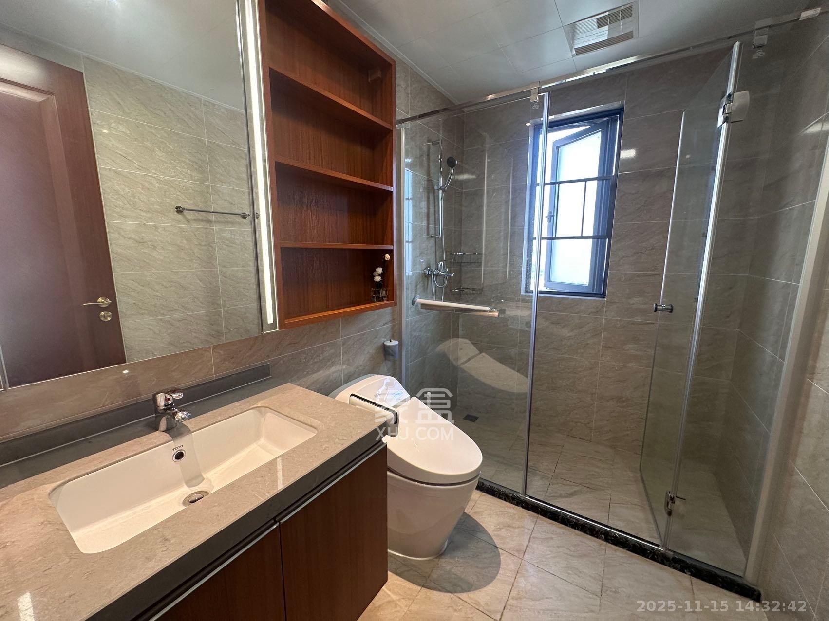 恒大雅苑 3室2厅2卫 3500.0元/月 恒大雅苑 3室2厅2卫 3500.0元/月室内图