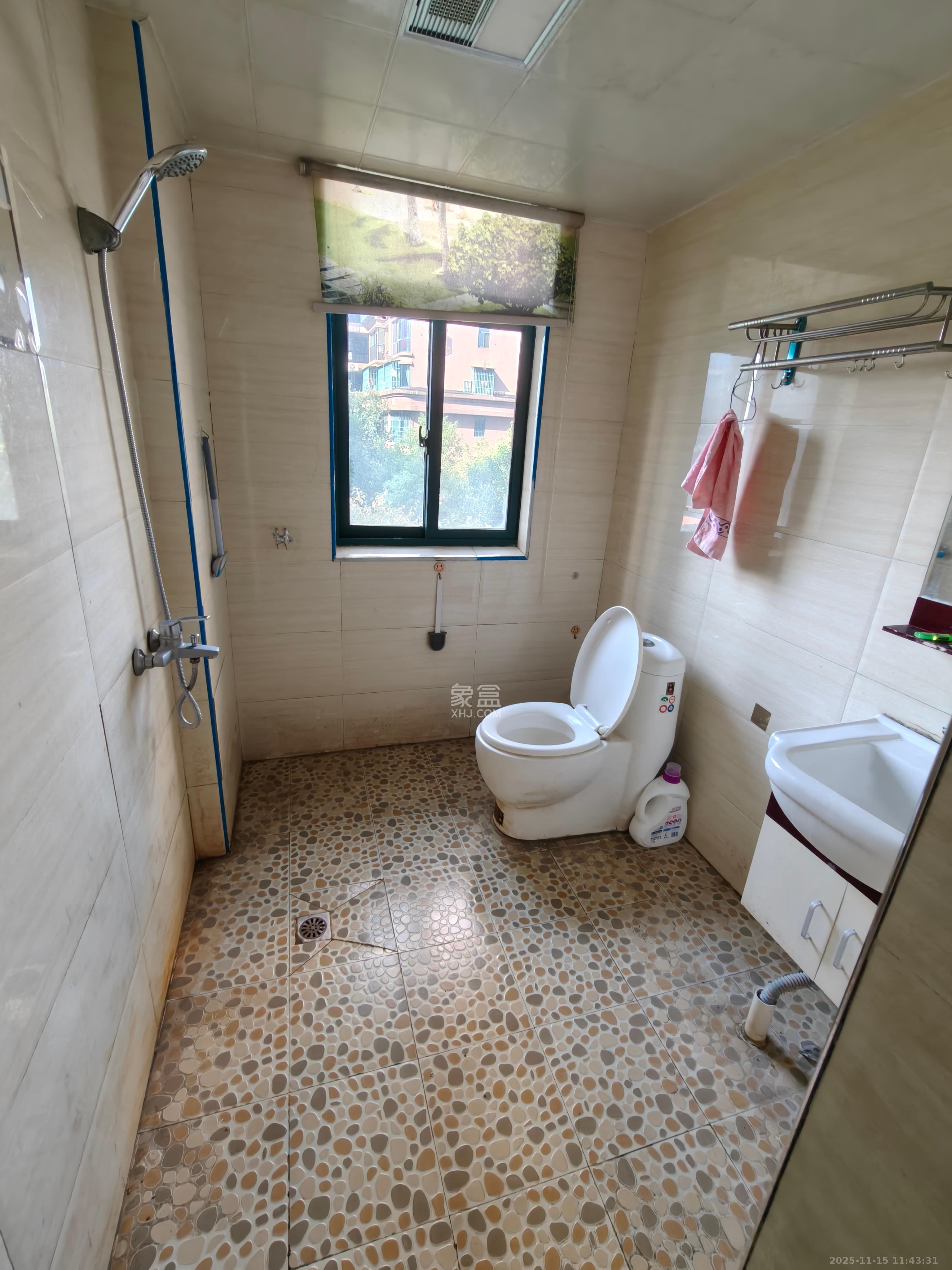 才子佳郡  3室2厅2卫    1600.0元/月室内图