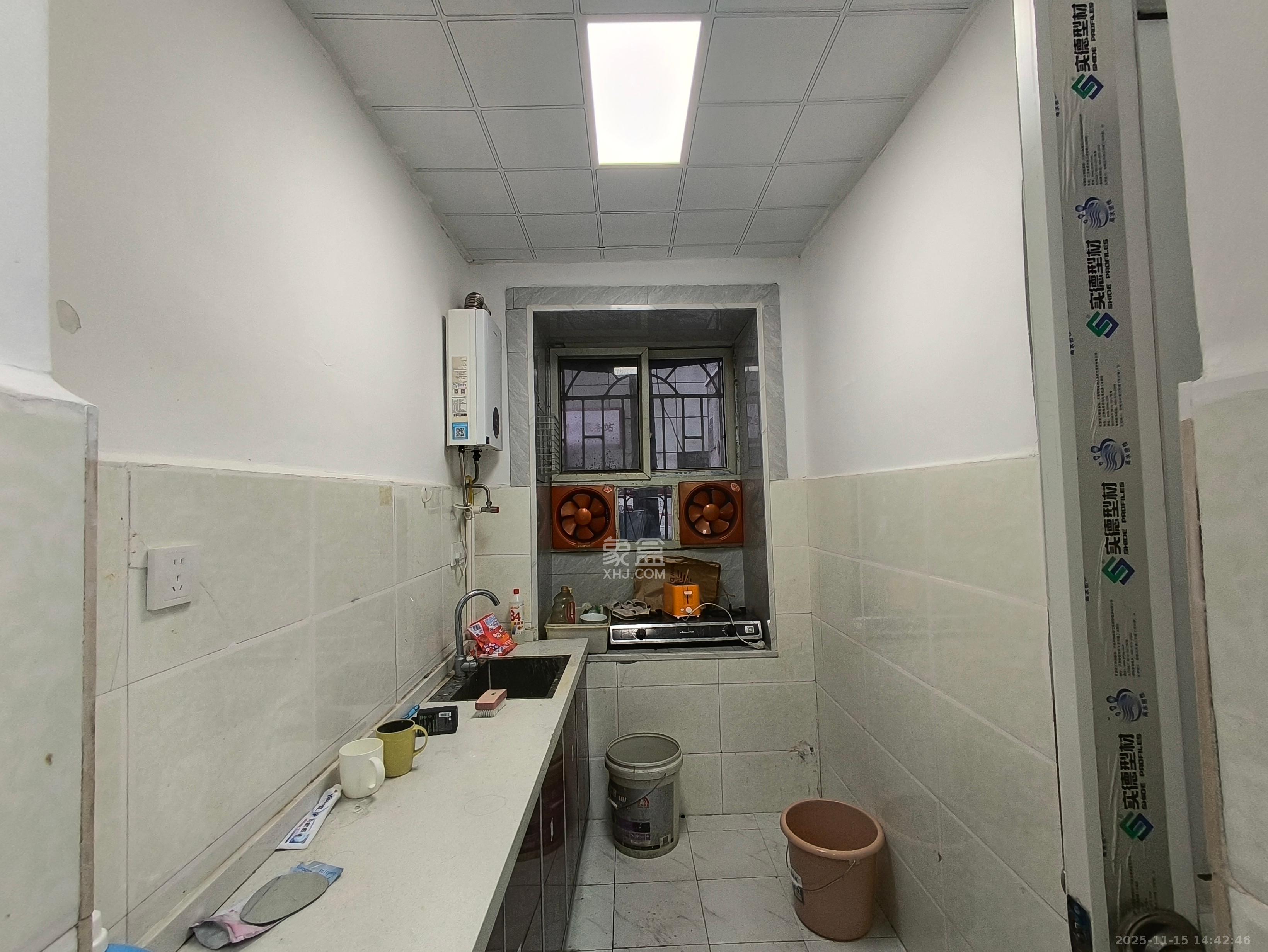 东风路新二村  3室2厅1卫    2000.0元/月室内图