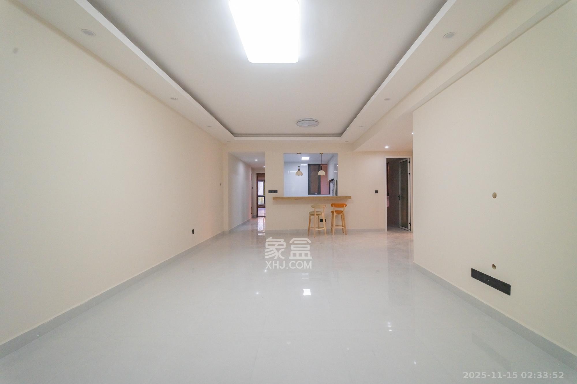 华润凤凰城二期 3室1厅1卫 69.0万 华润凤凰城二期 3室1厅1卫 69.0万客厅