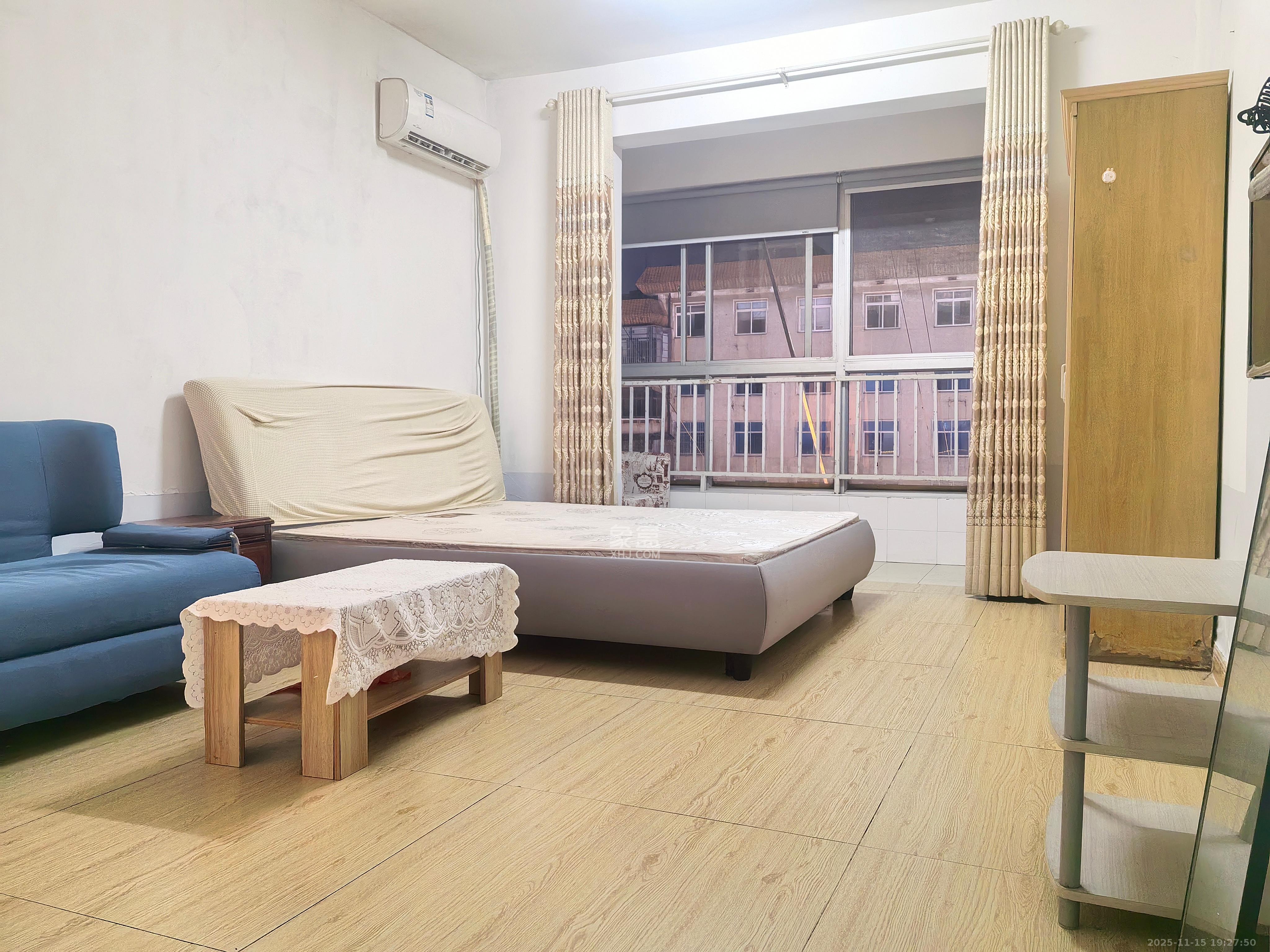 东方新世界  1室1厅1卫    1450.0元/月室内图