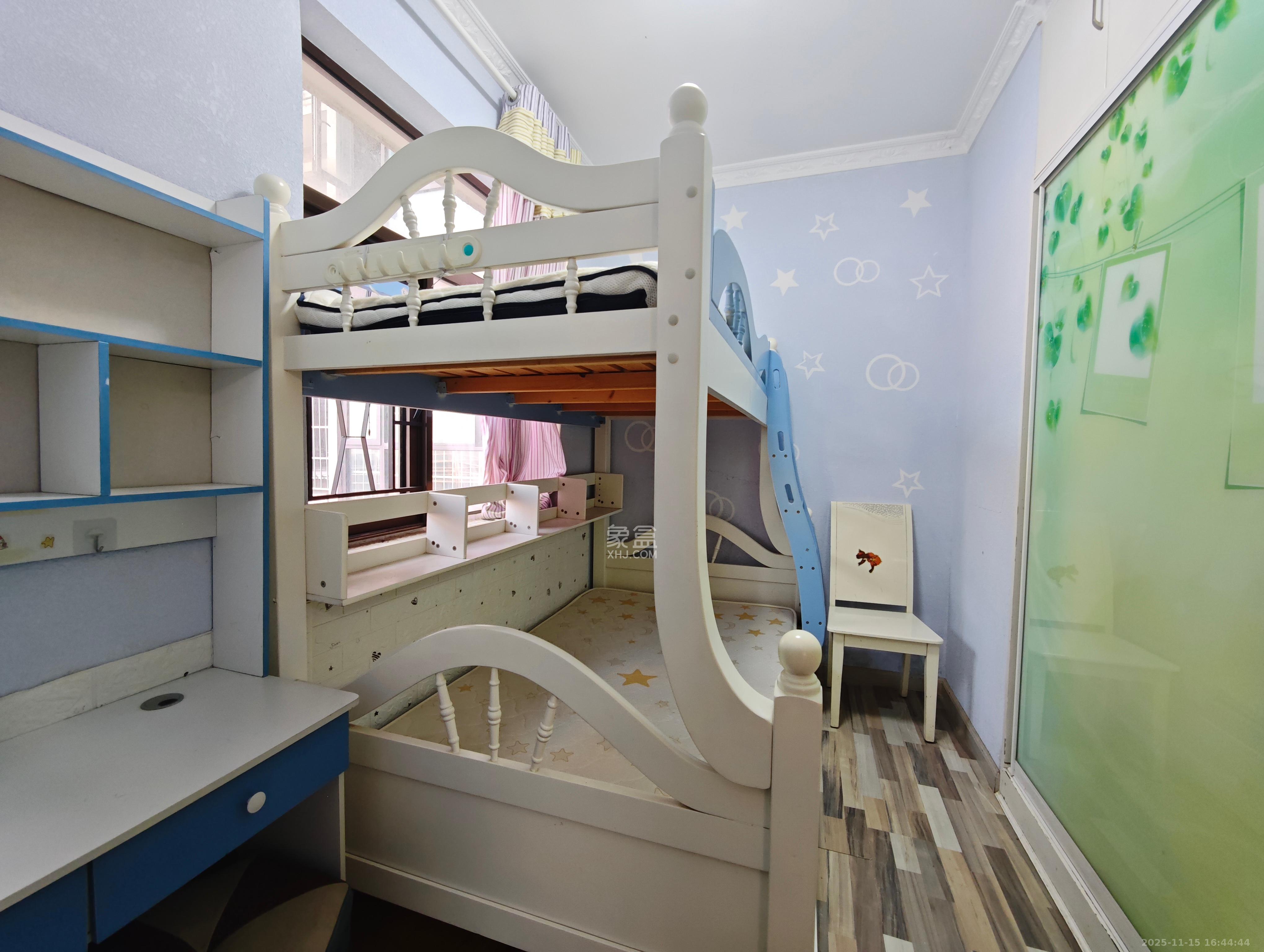 水岸世景  2室2厅1卫    1800.0元/月室内图