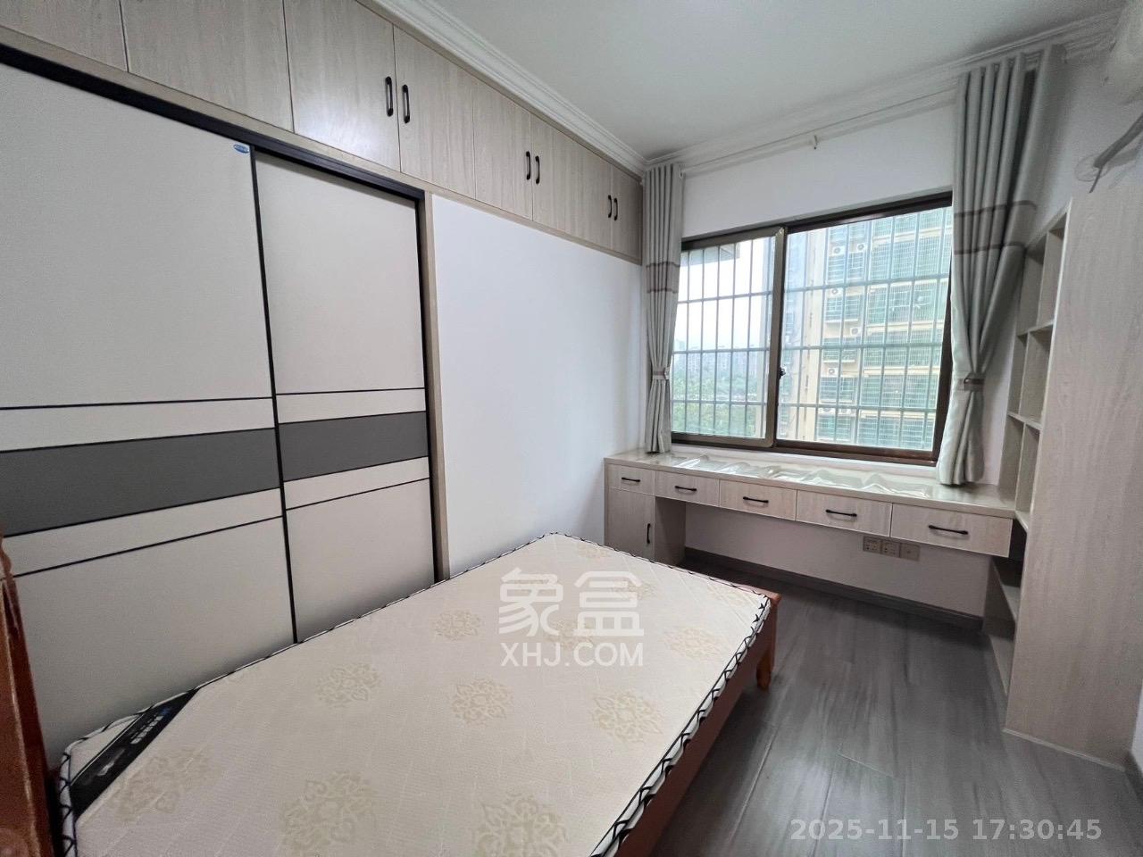 鄱阳佳郡  3室2厅1卫    2400.0元/月室内图