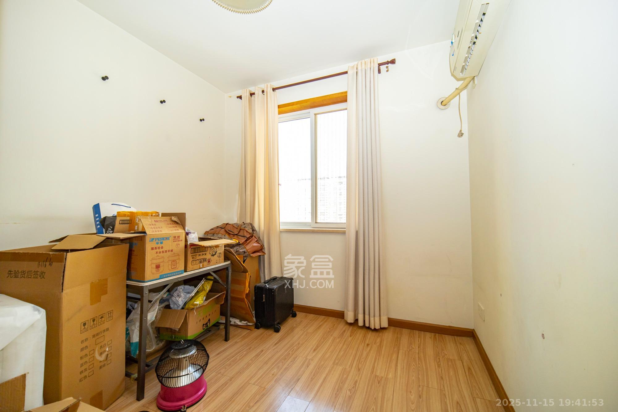 筑梦园  3室2厅2卫    70.0万卧室