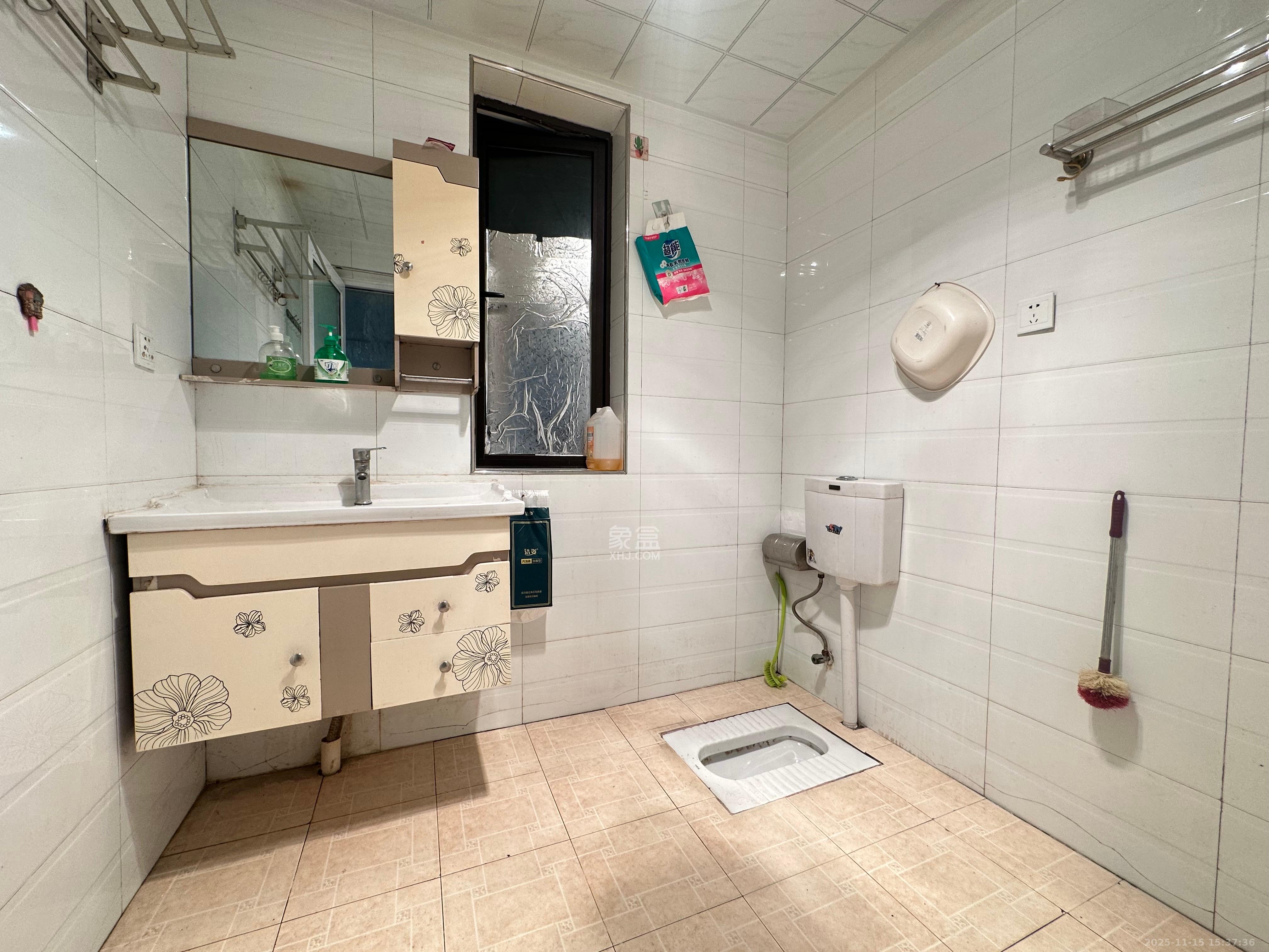 保利麓谷林语D区 2室2厅1卫 1600.0元/月 保利麓谷林语D区 2室2厅1卫 1600.0元/月室内图