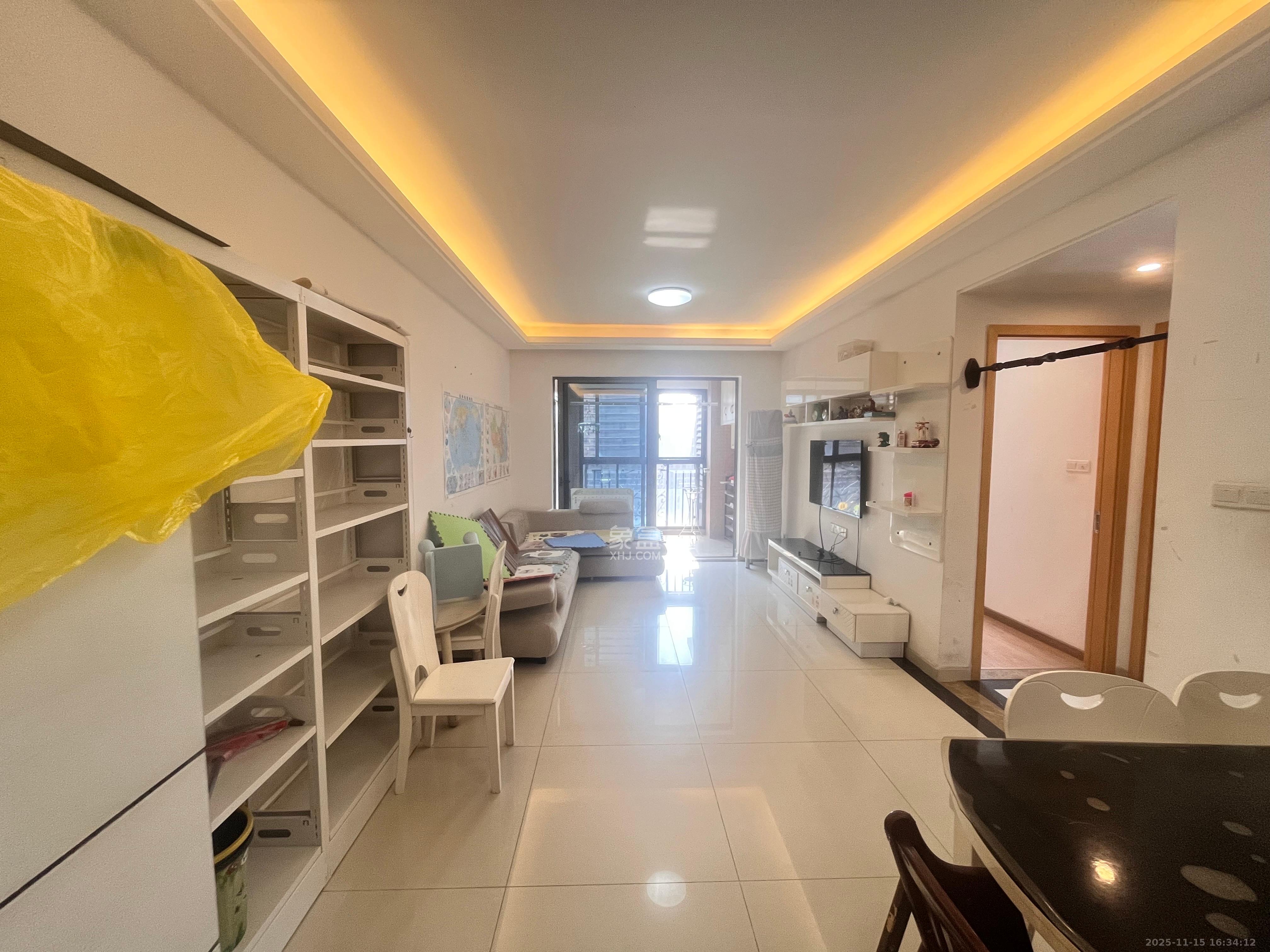 珠江郦城薰衣道  3室2厅1卫    2400.0元/月