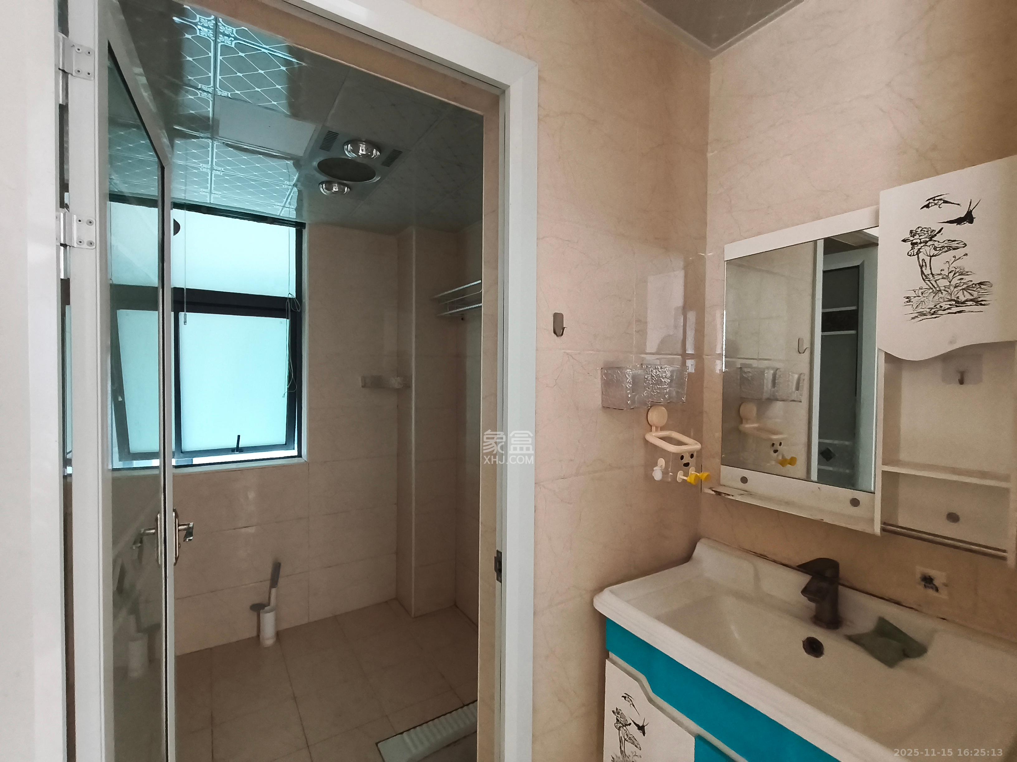 盛世耀凯  3室2厅1卫    2400.0元/月室内图