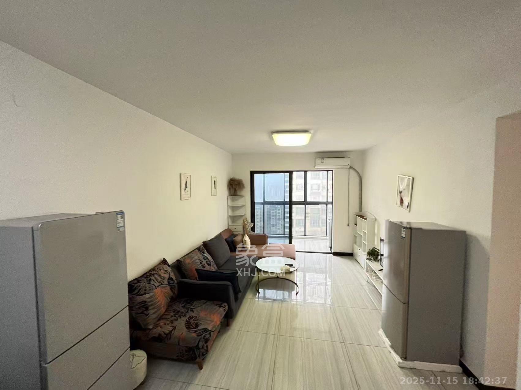 通用时代国际社区  3室2厅2卫    2700.0元/月