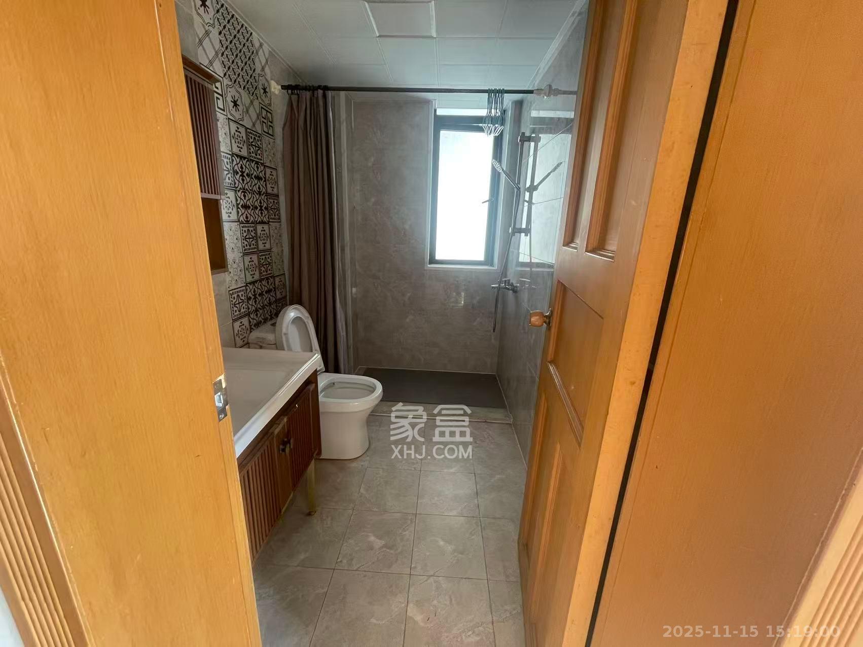 梓园大厦  4室2厅2卫    3800.0元/月室内图