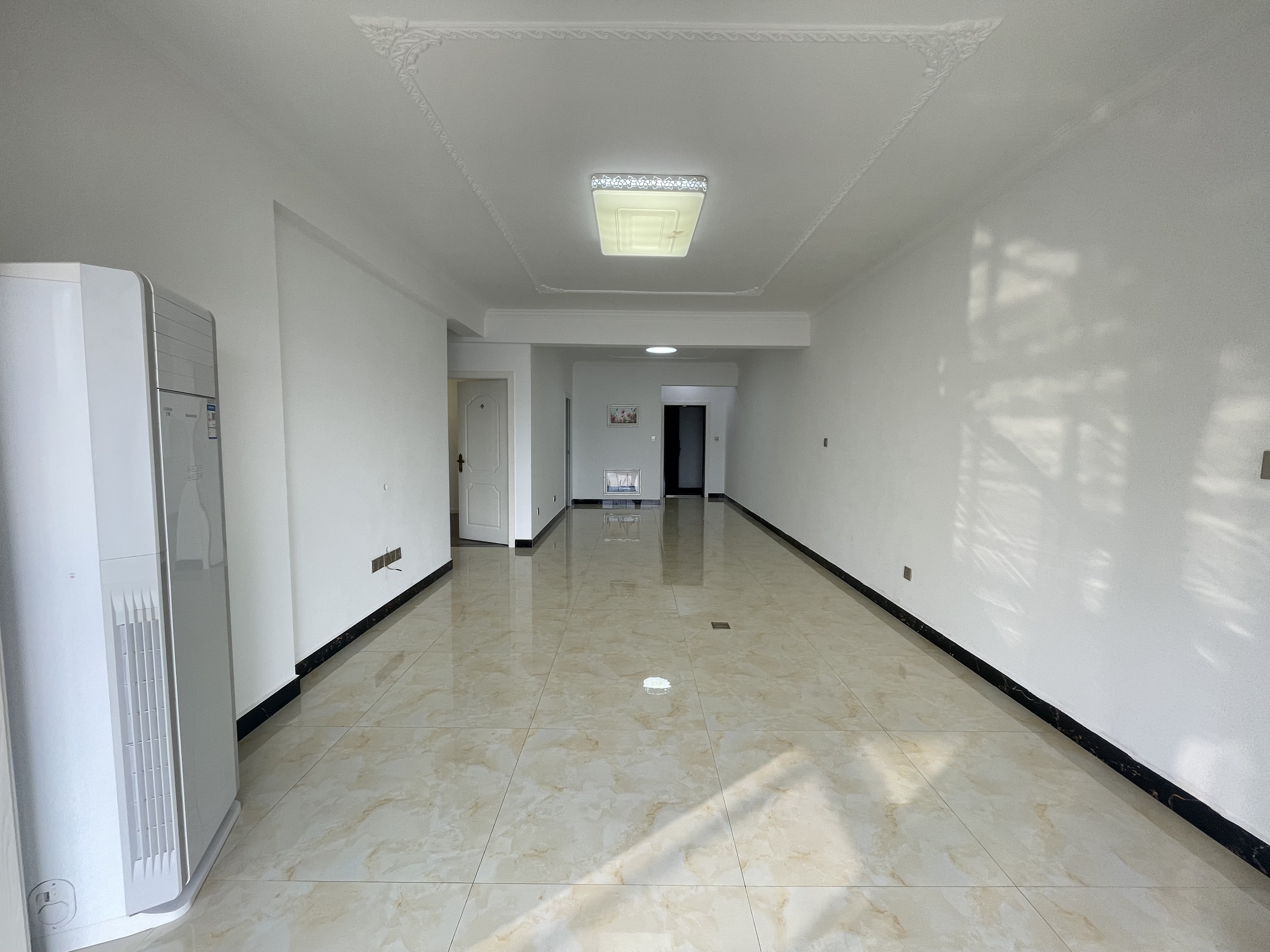 鑫成君泰 3室2厅1卫 59.8万 鑫成君泰 3室2厅1卫 59.8万客厅