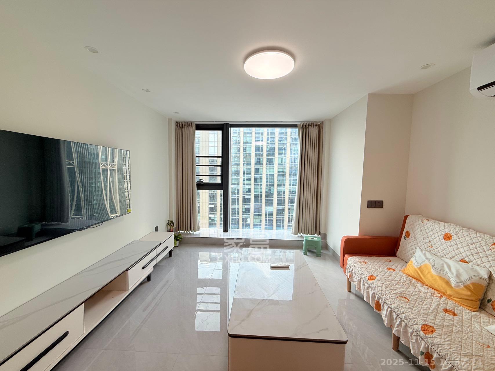 卓越中寰  2室1厅1卫    2400.0元/月室内图