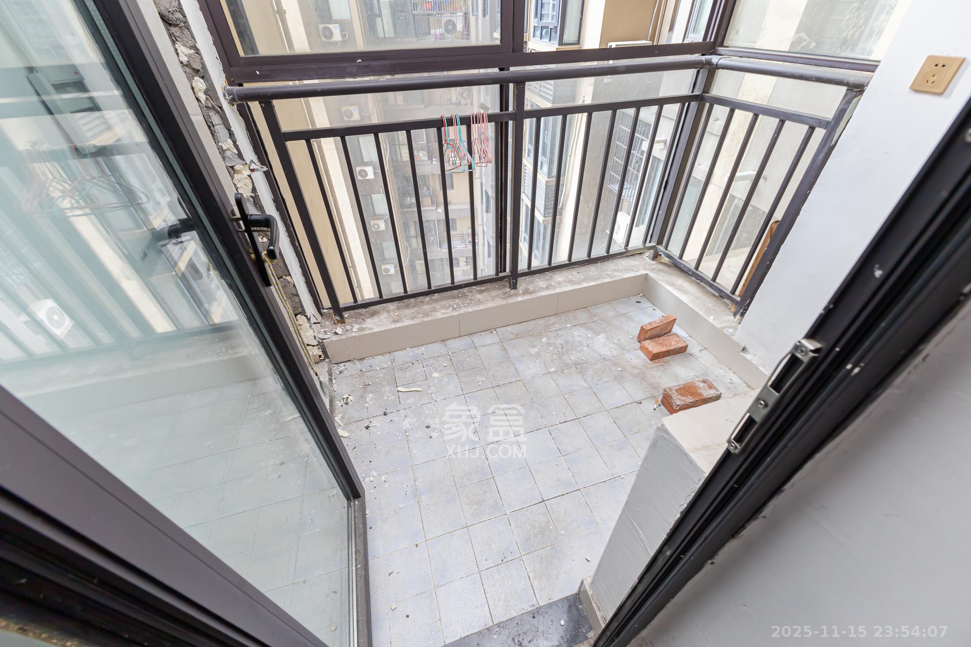 勤诚达境界城  3室2厅2卫    75.0万阳台