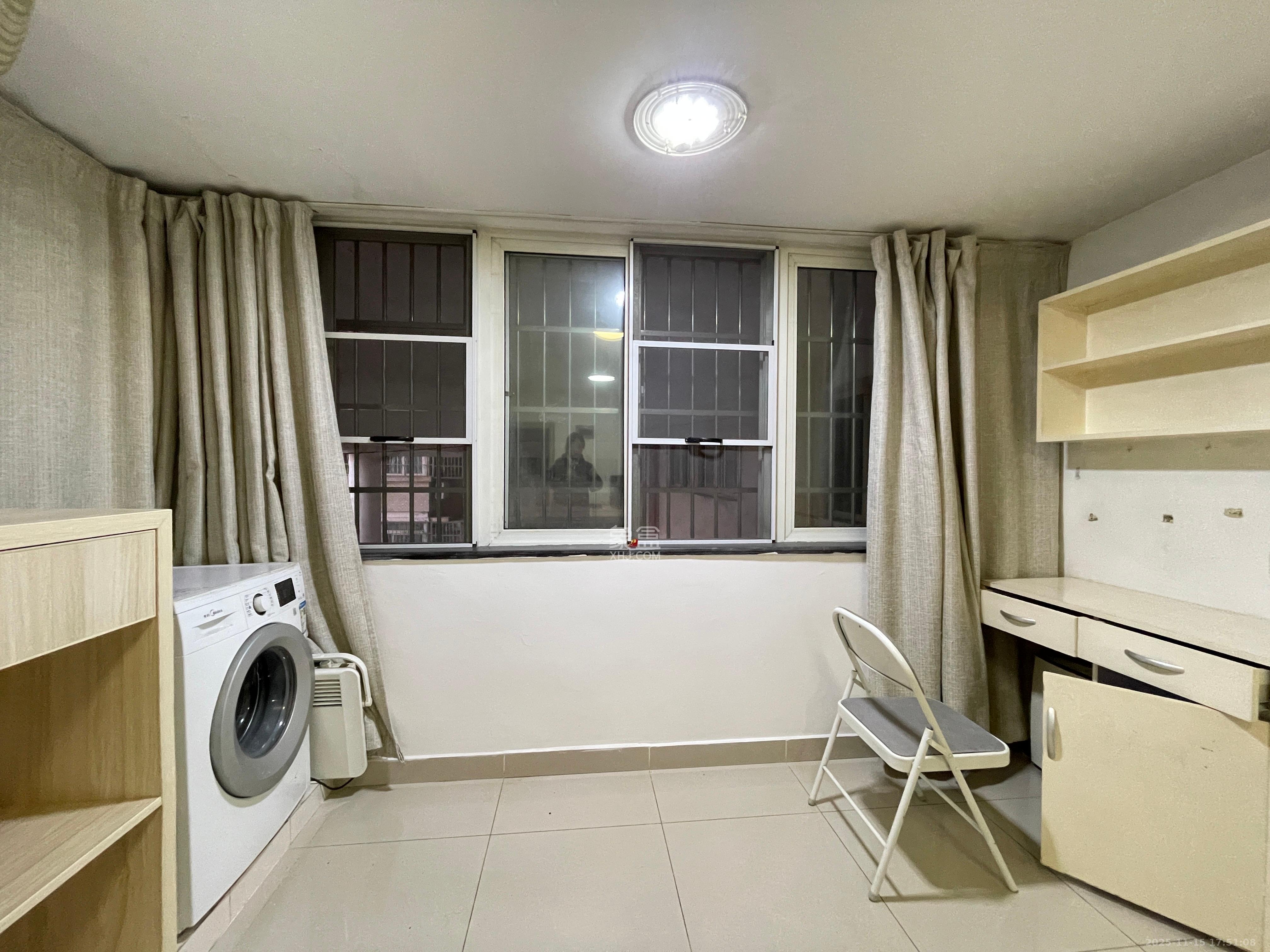 金碧文华  1室1厅1卫    1400.0元/月室内图