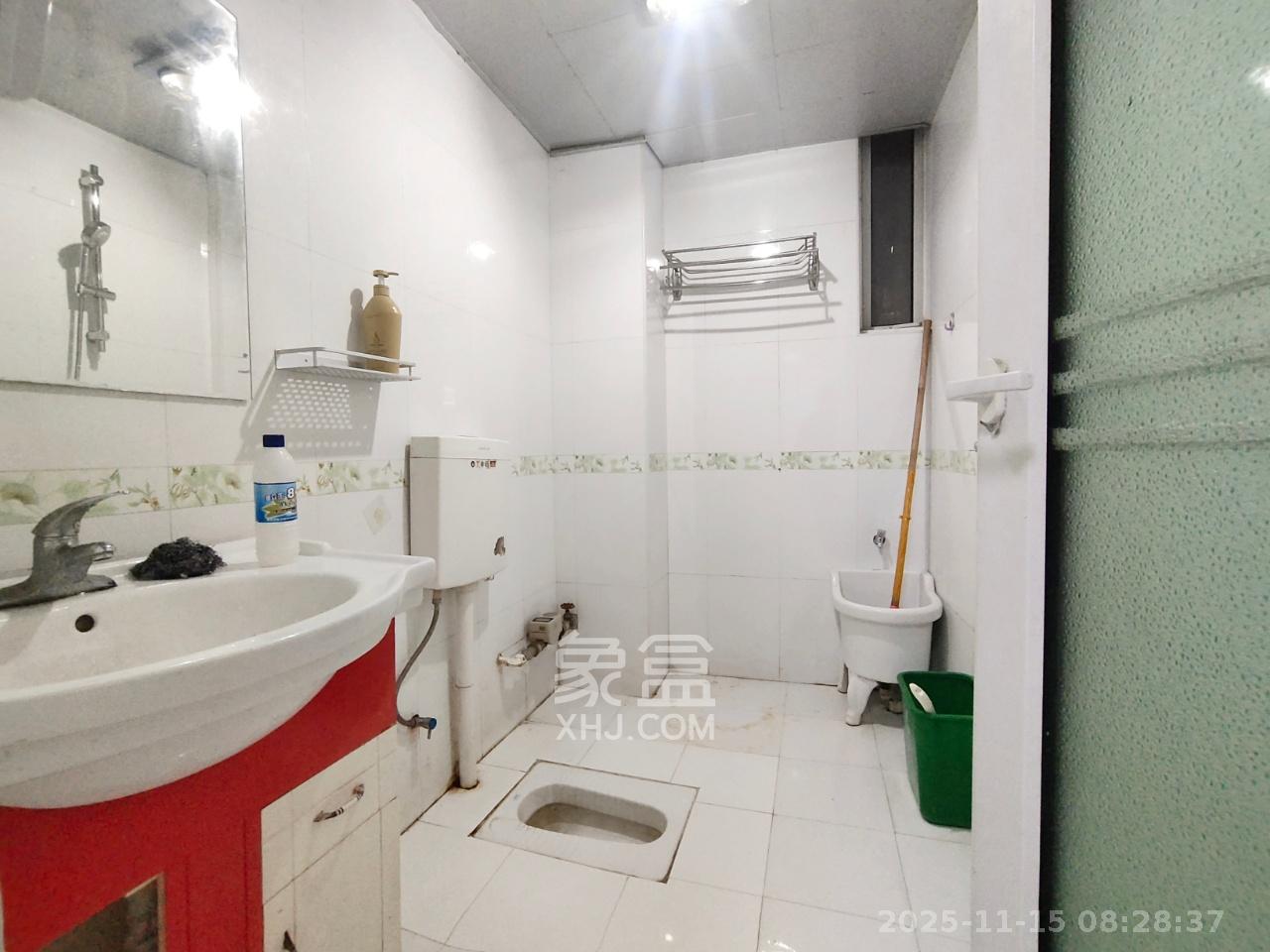 麓山枫情 2室1厅1卫 1700.0元/月 麓山枫情 2室1厅1卫 1700.0元/月室内图