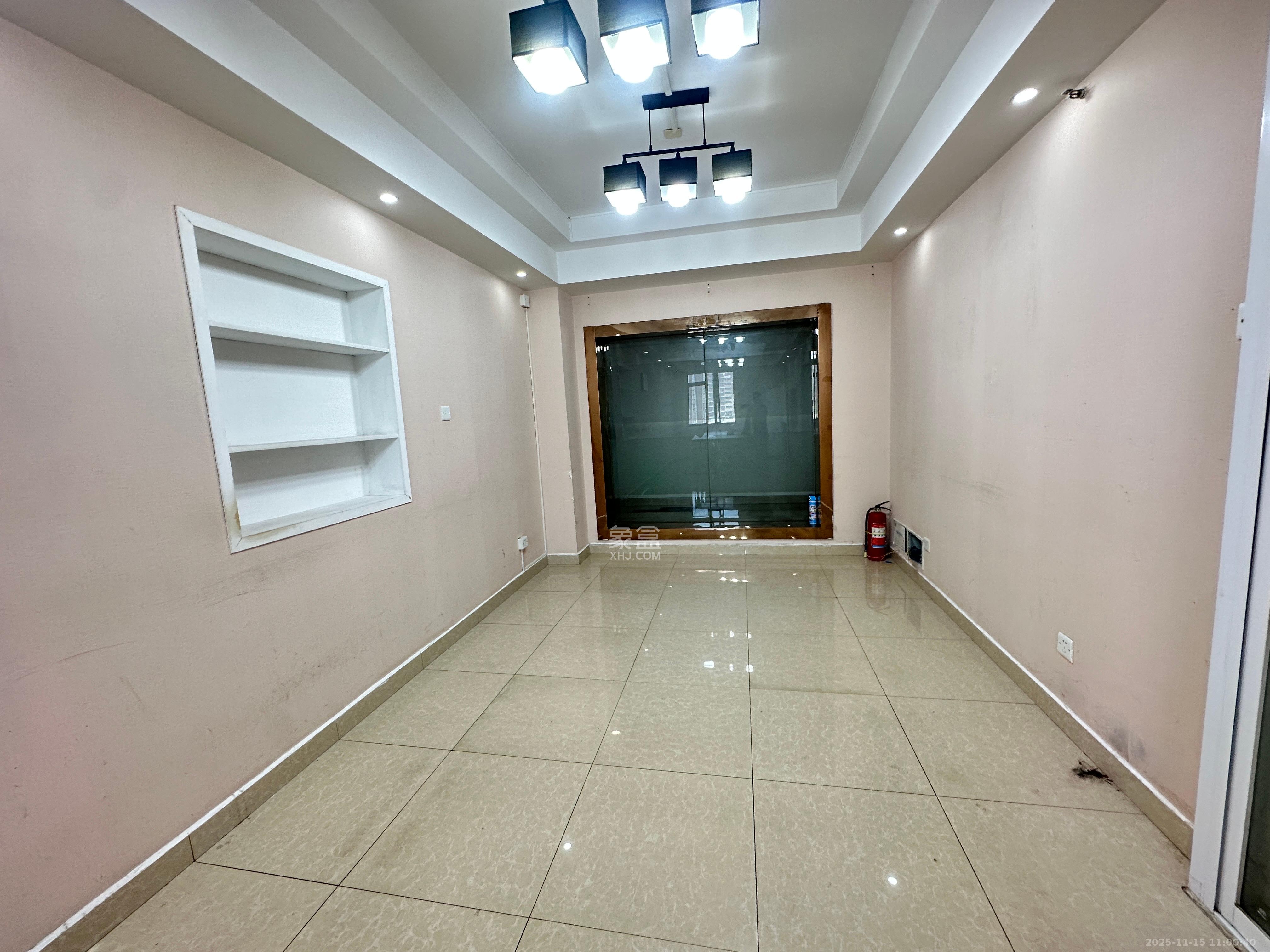 长房中庭国际(东郡华蓉广场) 2室2厅1卫 5000.0元/月 长房中庭国际(东郡华蓉广场) 2室2厅1卫 5000.0元/月室内图