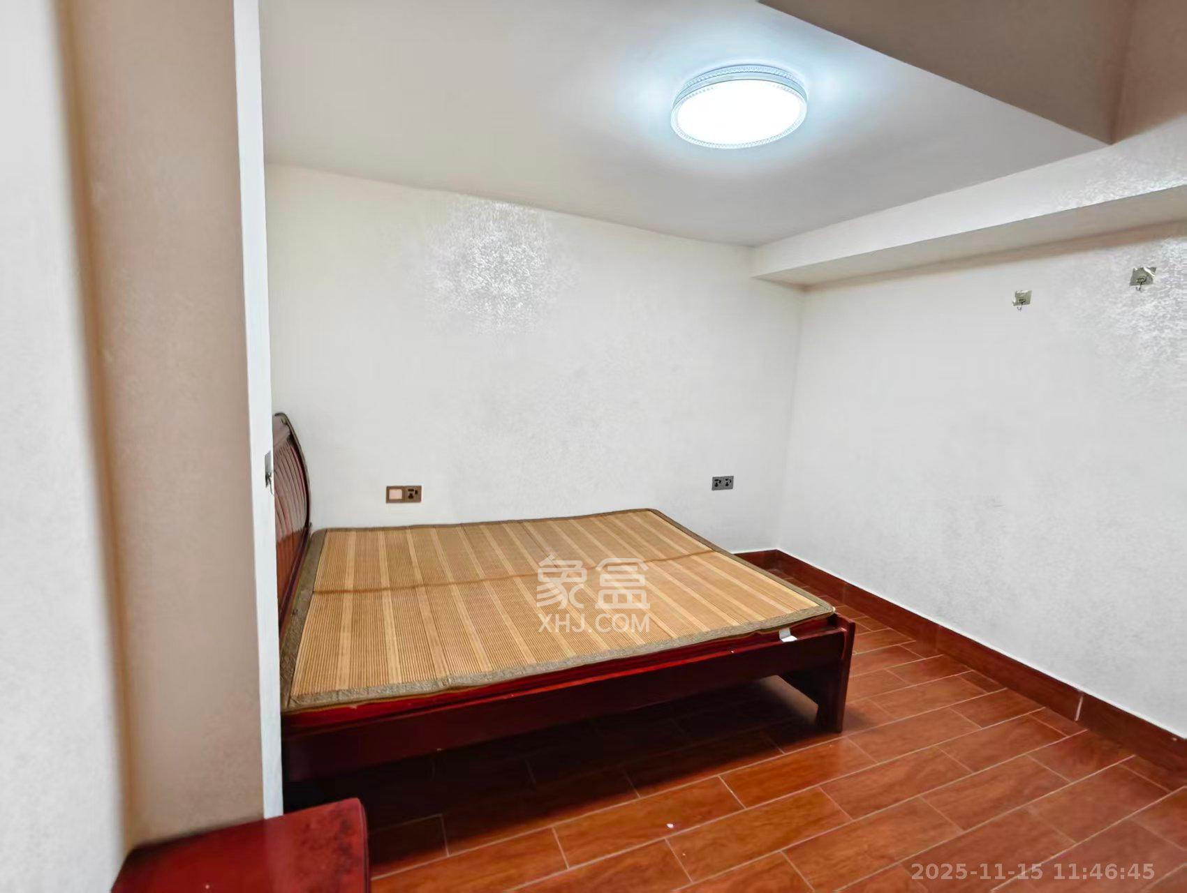 吉联小区(红墅湾) 5室2厅1卫 13500.0元/月 吉联小区(红墅湾) 5室2厅1卫 13500.0元/月室内图