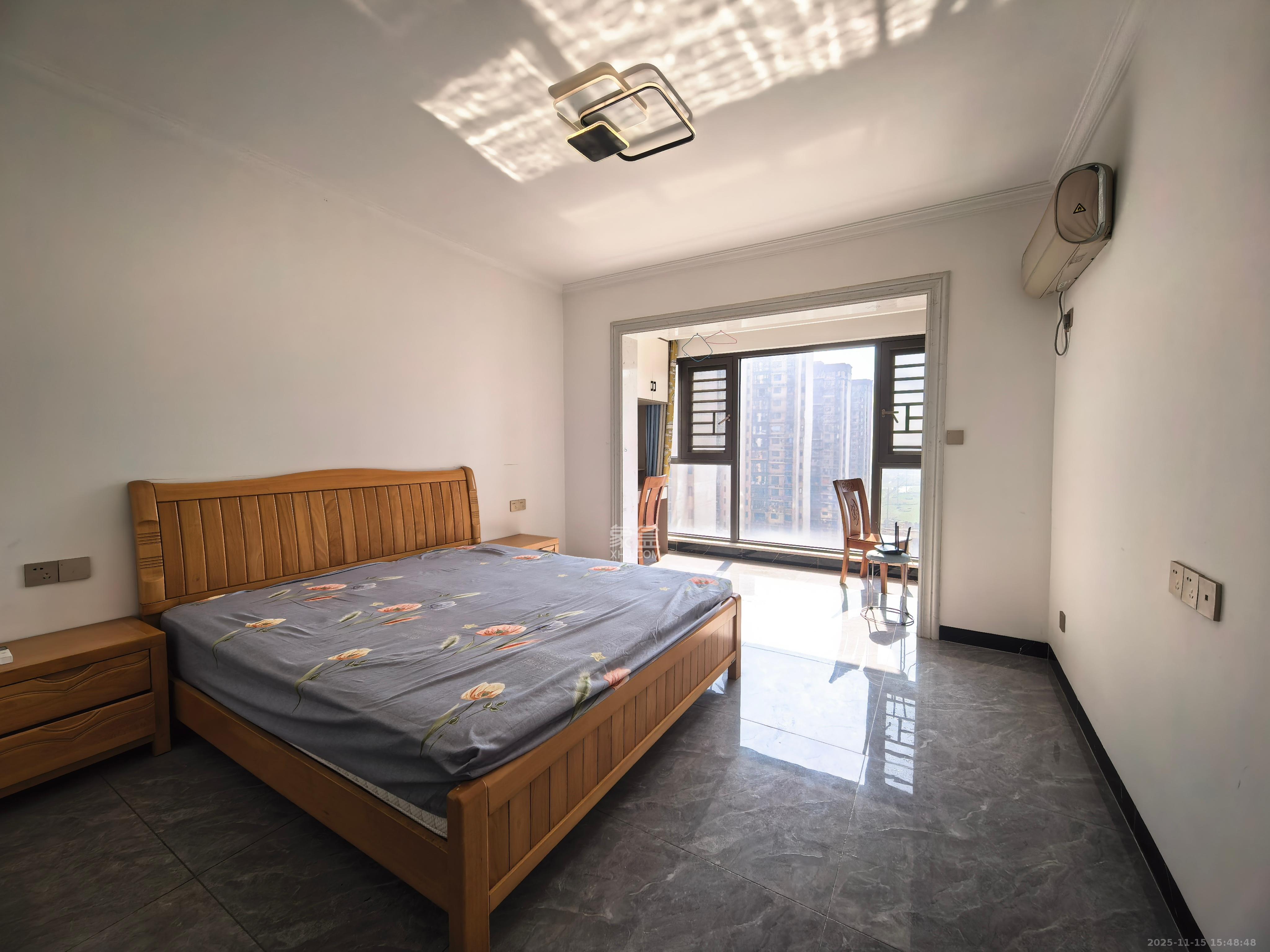 真人桥家园一期 4室2厅2卫 2600.0元/月 真人桥家园一期 4室2厅2卫 2600.0元/月室内图