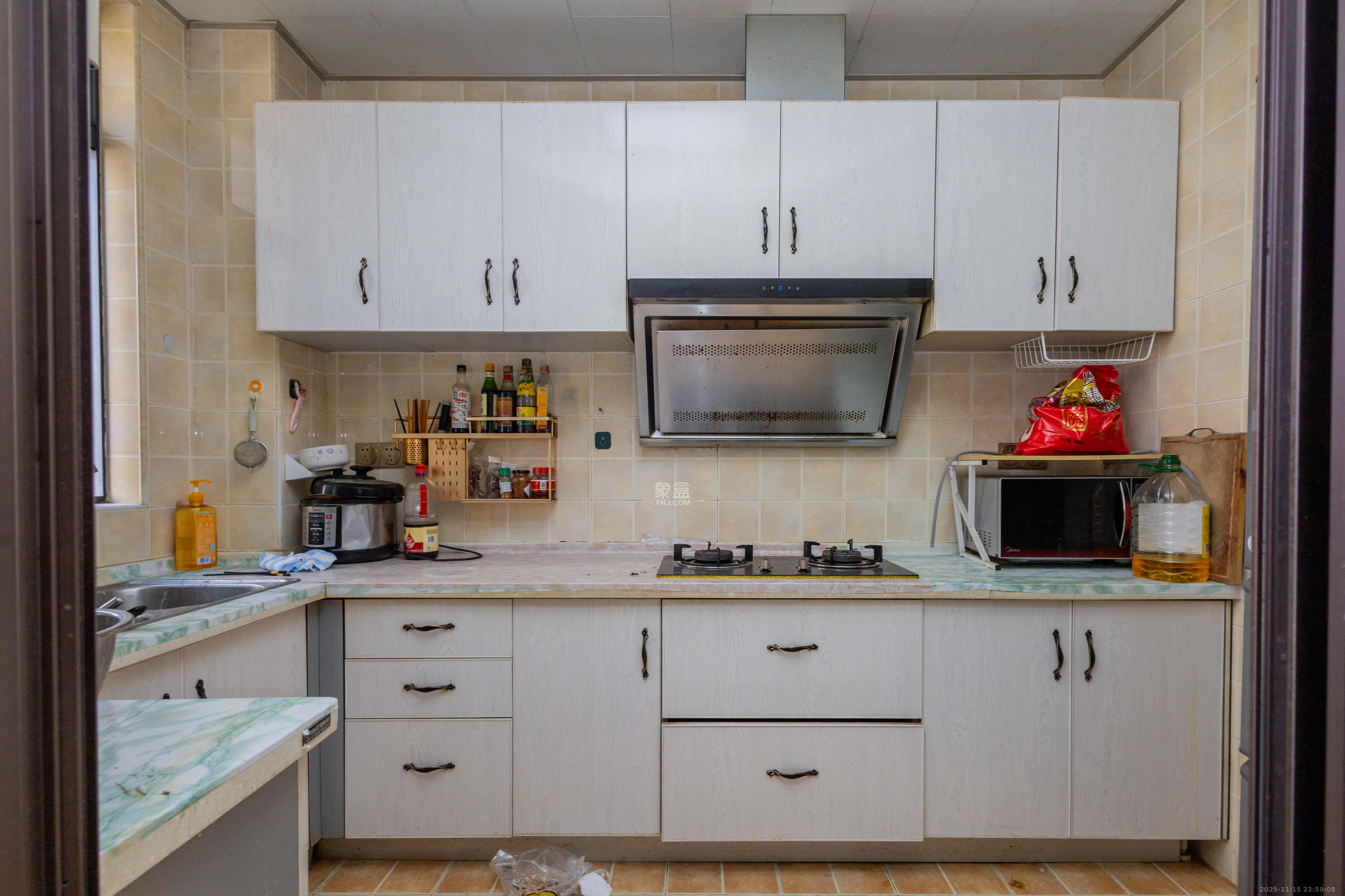 东岸城邦 3室2厅2卫 88.0万 东岸城邦 3室2厅2卫 88.0万厨房