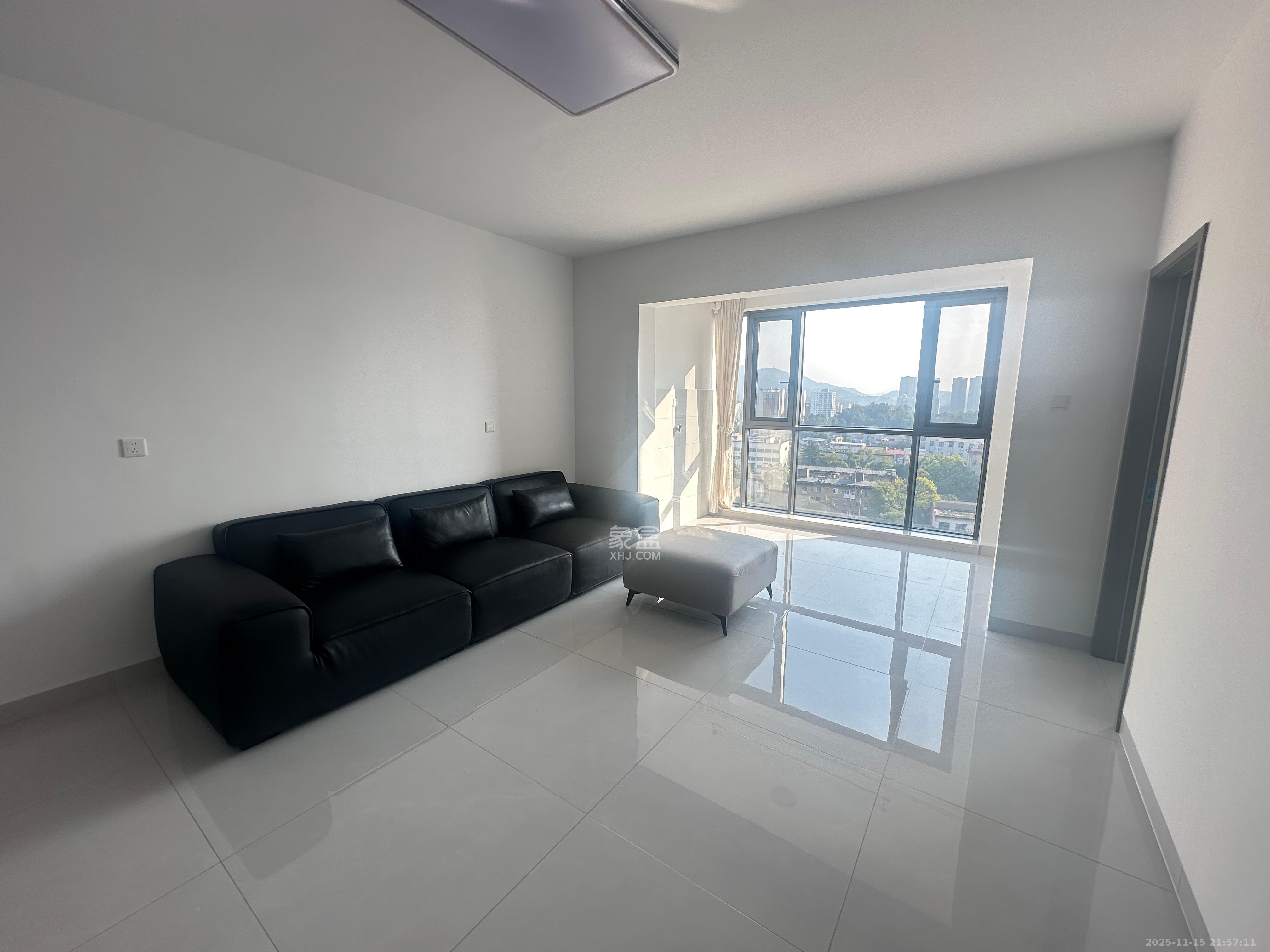 格林星城  1室2厅1卫    2300.0元/月室内图