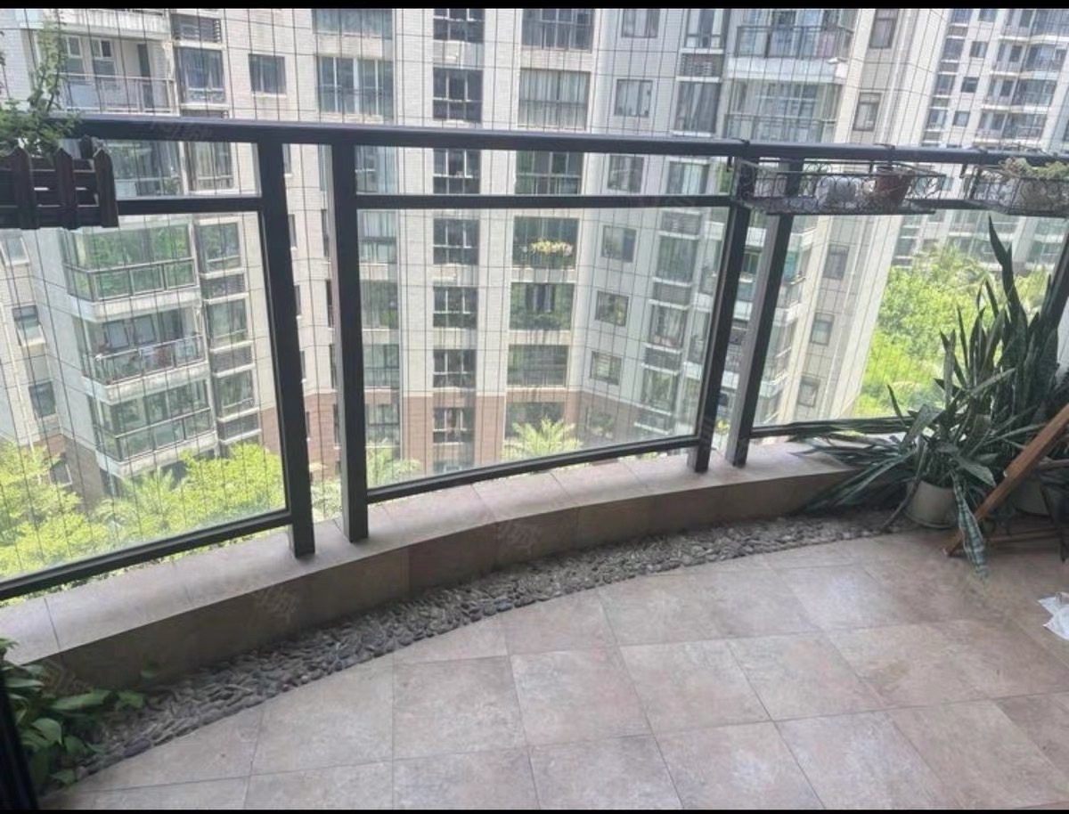 鸿天阁  2室1厅1卫    2500.0元/月室内图