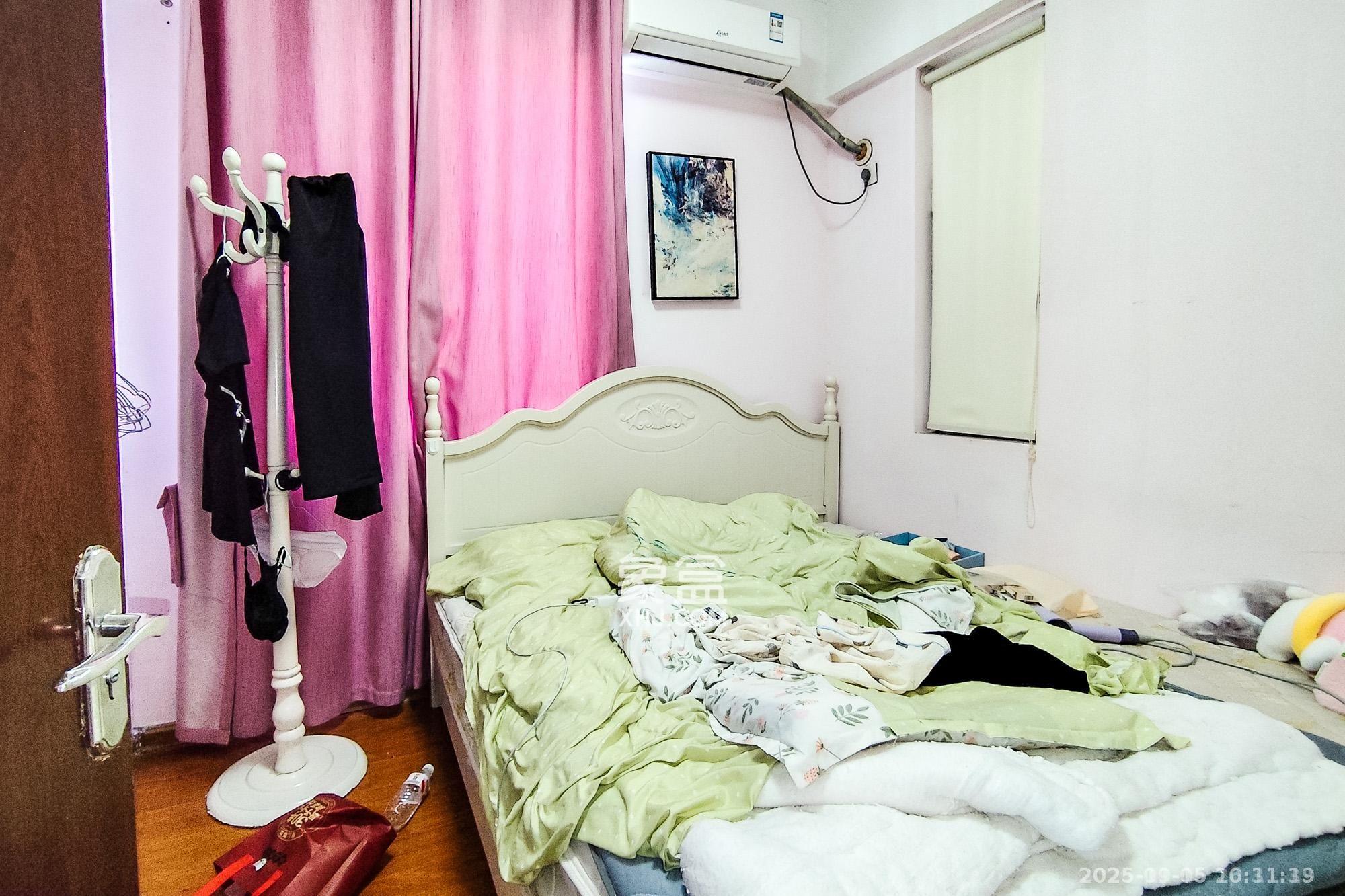 北辰三角洲E4区  3室2厅1卫    2800.0元/月室内图